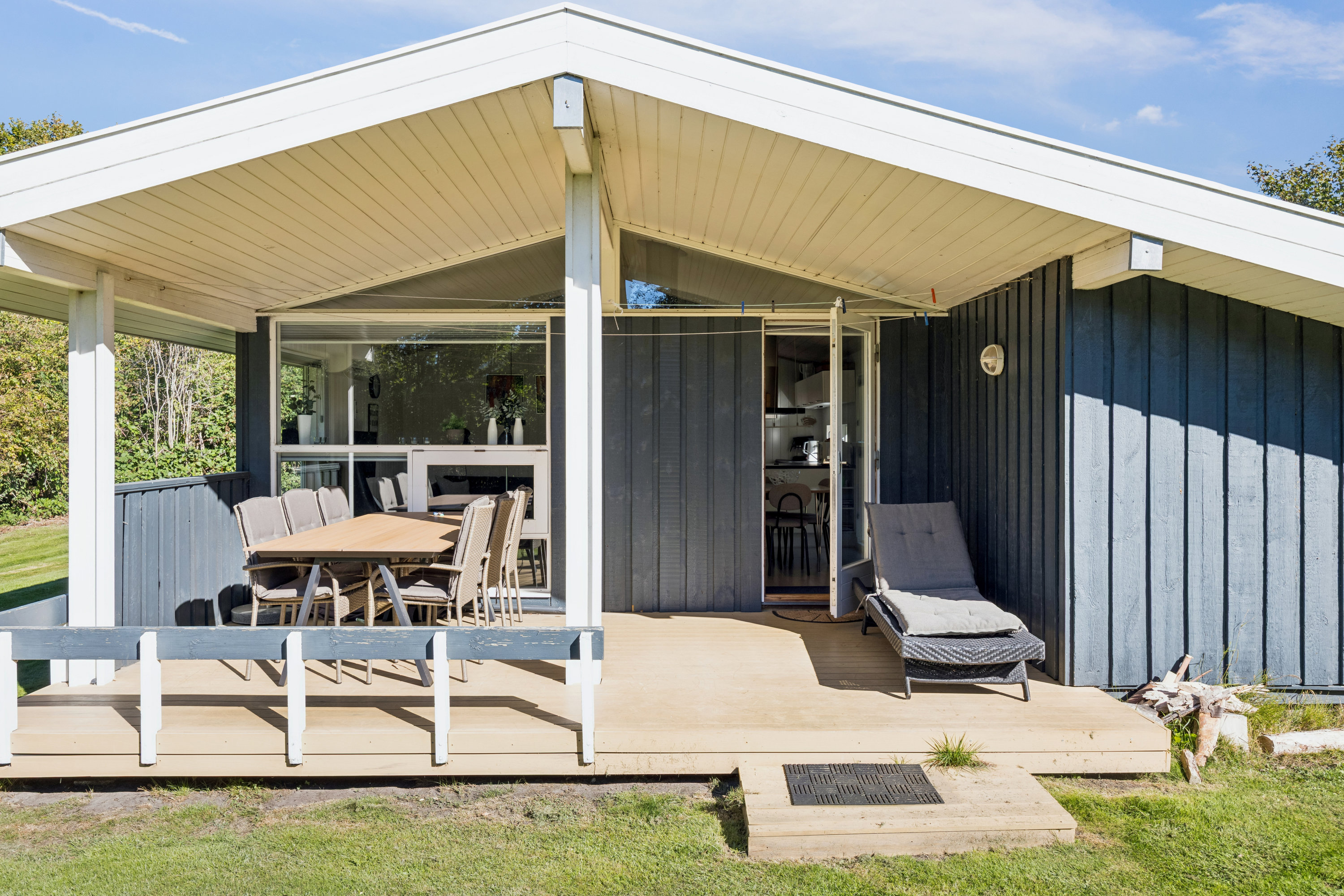 Fremhævet terrasse billede i fuldskærmstilstand. Billede af Dittevej 2, Gjerrild, 8500 Grenaa