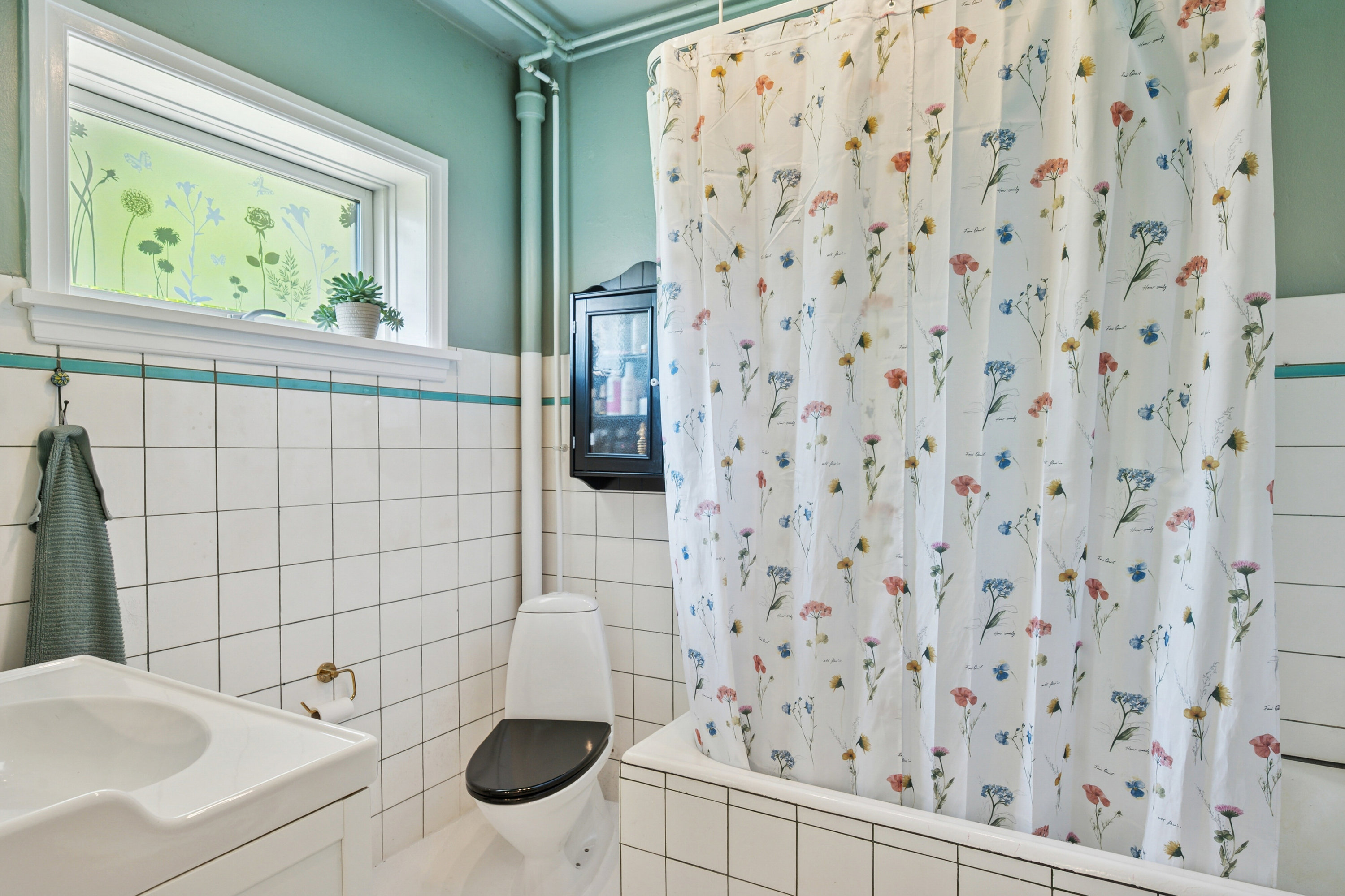 Fremhævet badeværelse billede i fuldskærmstilstand. Billede af Voldumvej 14, 2610 Rødovre