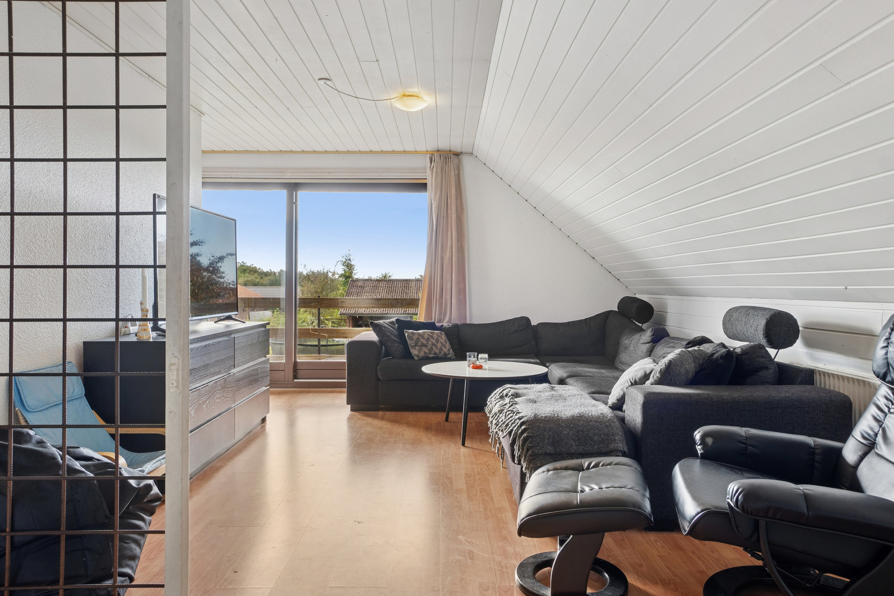 Fremhævet stue billede i fuldskærmstilstand. Billede af Skipperkrogen 10, Øsløs, 7742 Vesløs