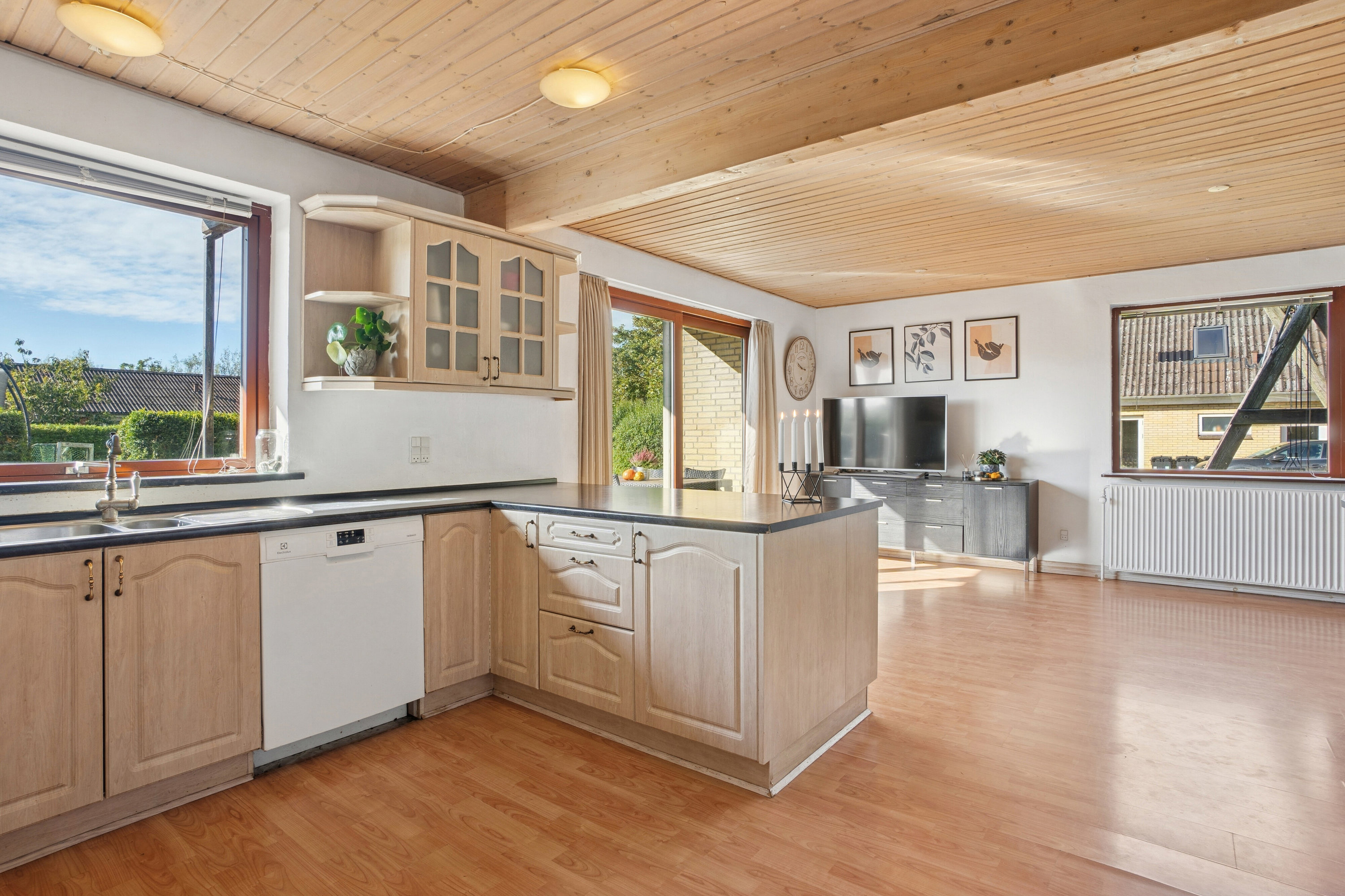 Fremhævet køkken billede i fuldskærmstilstand. Billede af Skipperkrogen 10, Øsløs, 7742 Vesløs