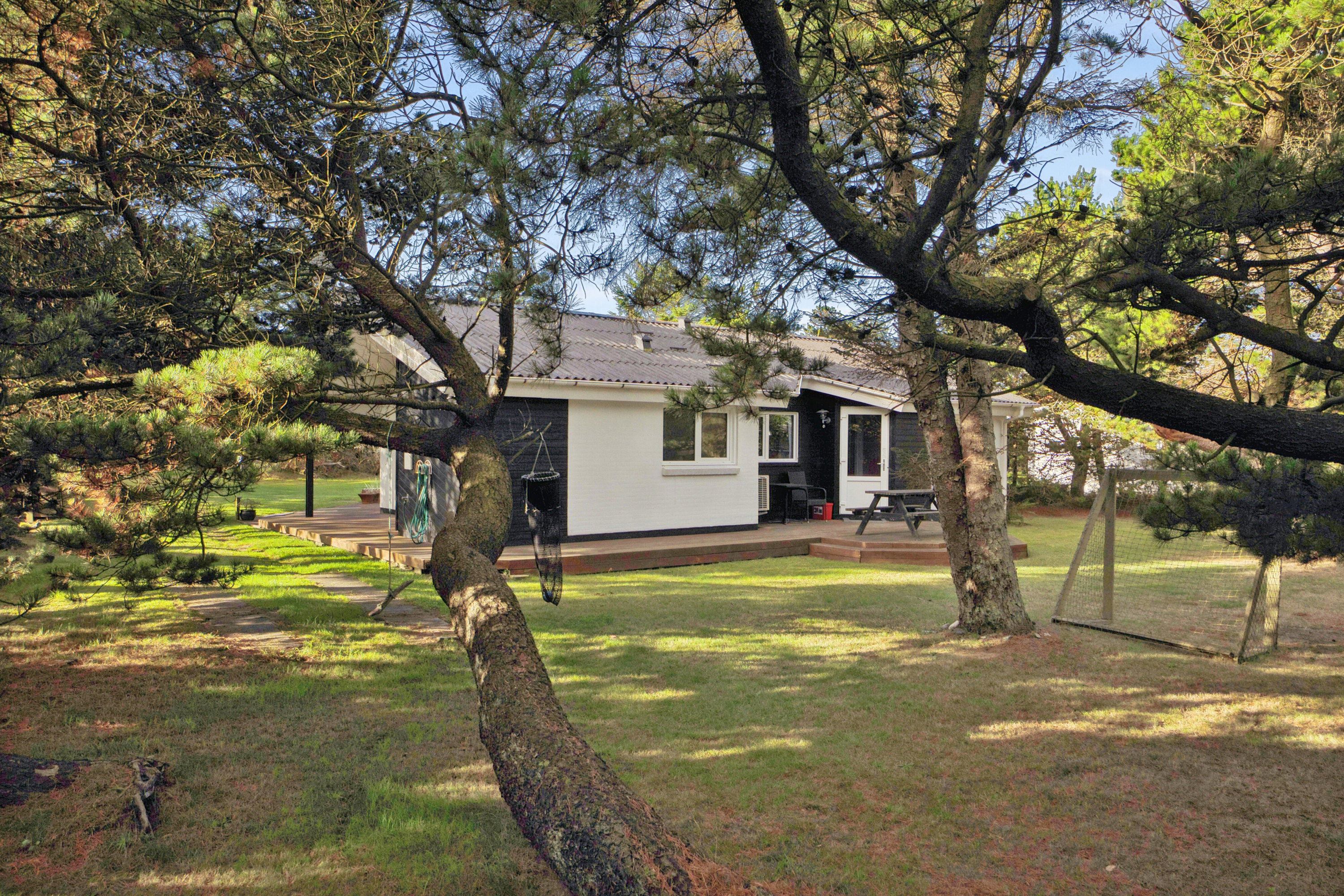 Fremhævet set fra haven billede i fuldskærmstilstand. Billede af Ørhagevej 4, Klitmøller, 7700 Thisted