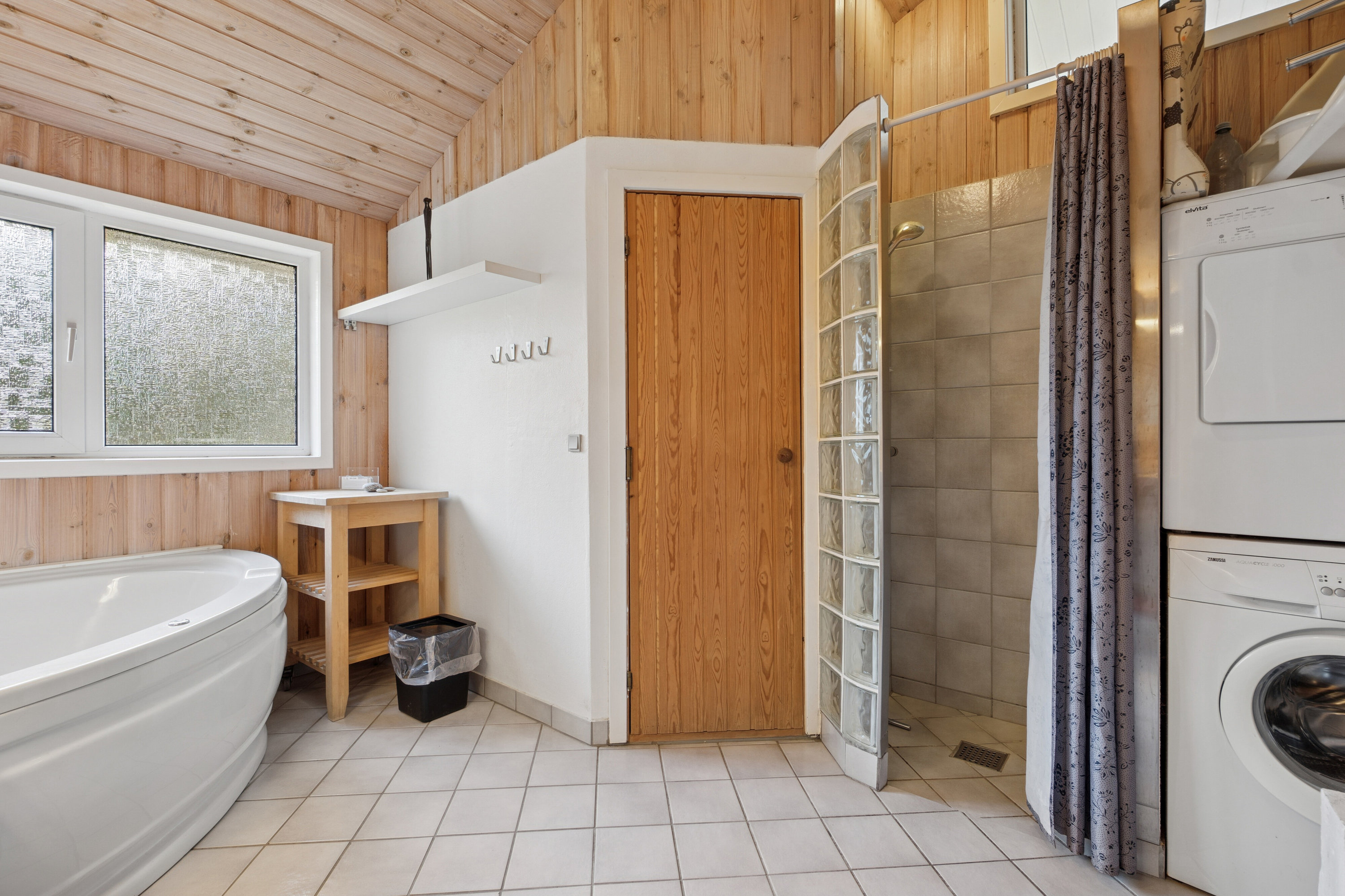 Fremhævet badeværelse billede i fuldskærmstilstand. Billede af Ørhagevej 4, Klitmøller, 7700 Thisted