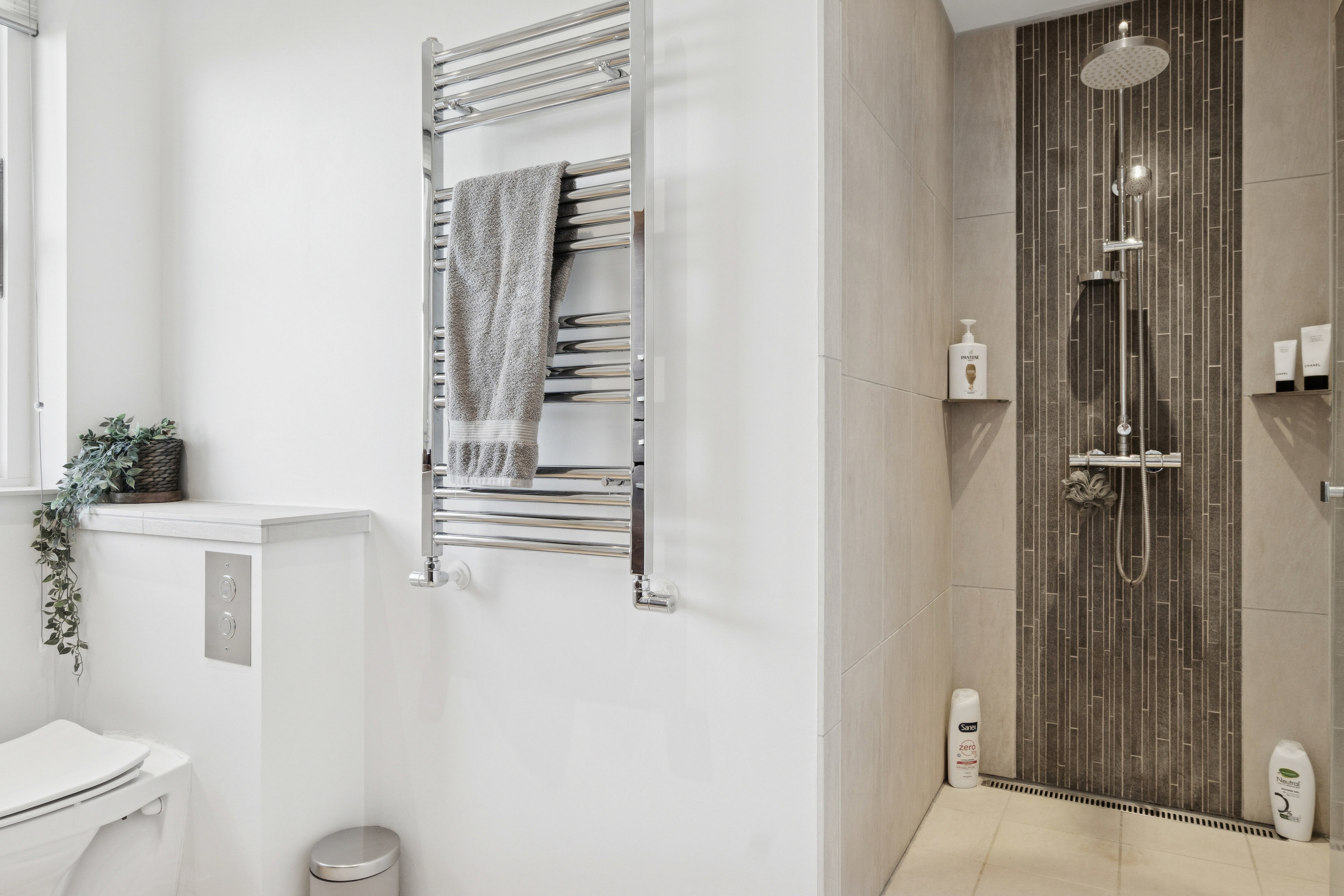 Fremhævet badeværelse billede i fuldskærmstilstand. Billede af Provstehøjen 10, 4300 Holbæk