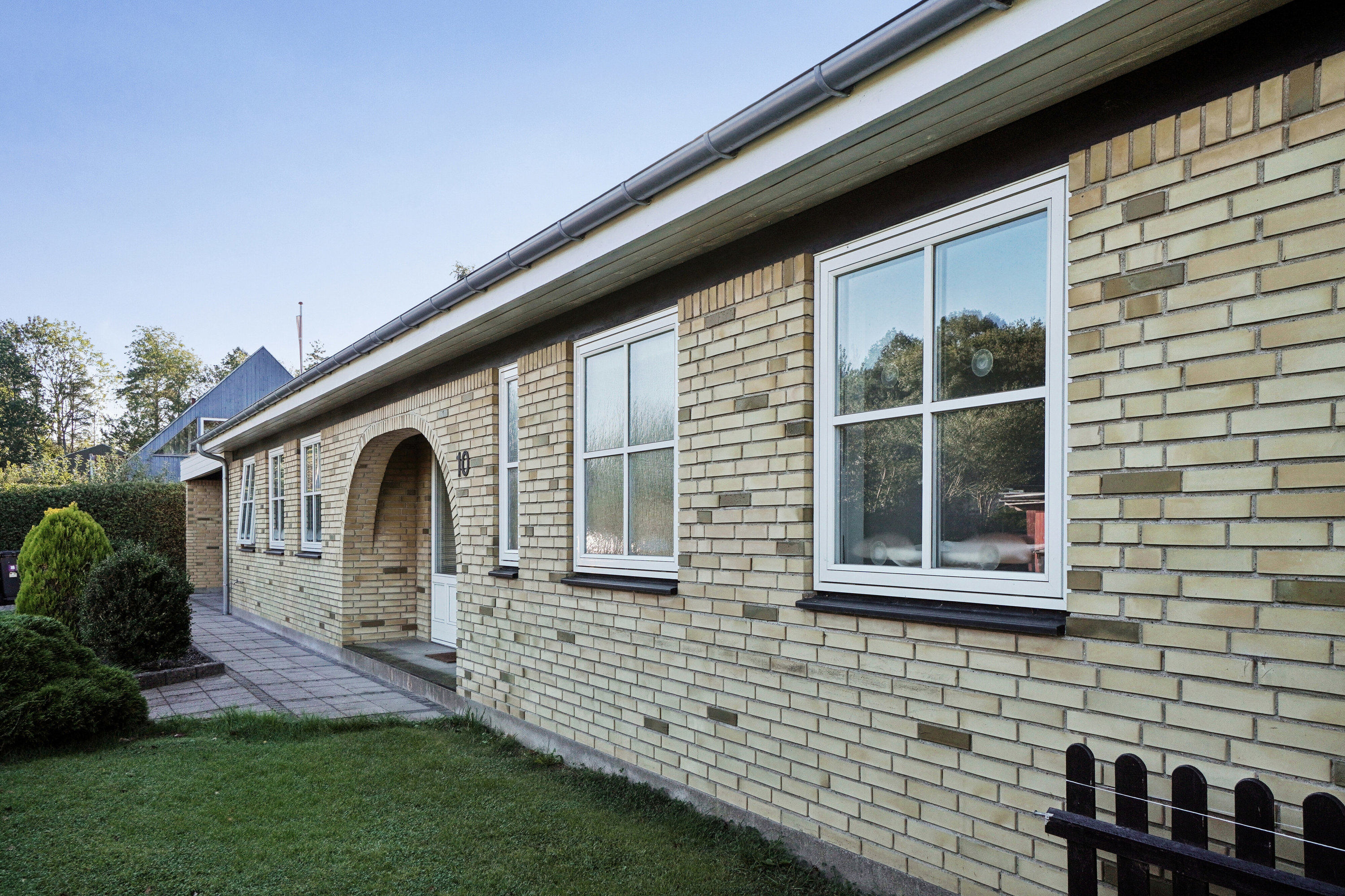 Fremhævet udendørs billede i fuldskærmstilstand. Billede af Provstehøjen 10, 4300 Holbæk