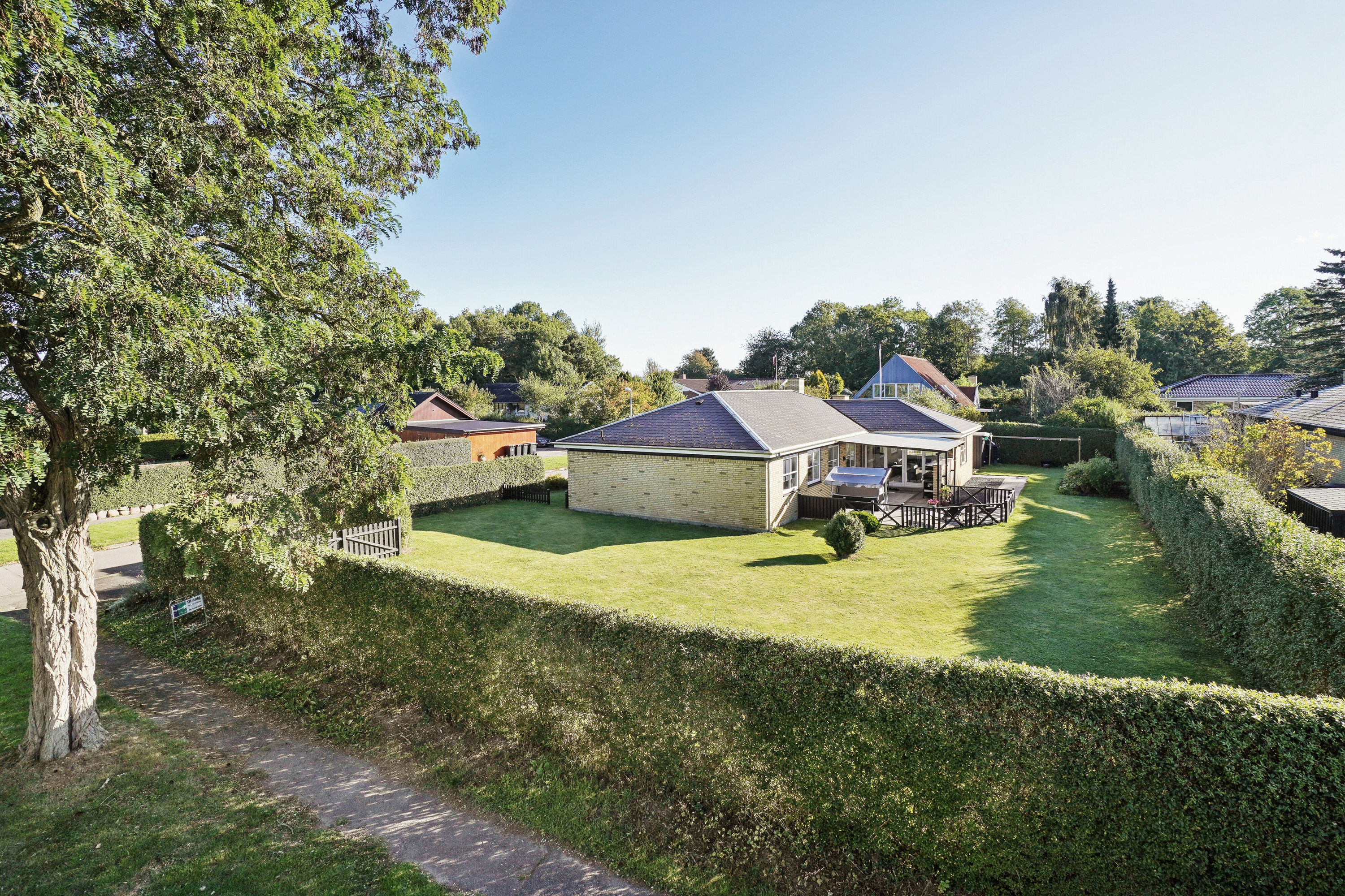 Fremhævet udendørs billede i fuldskærmstilstand. Billede af Provstehøjen 10, 4300 Holbæk