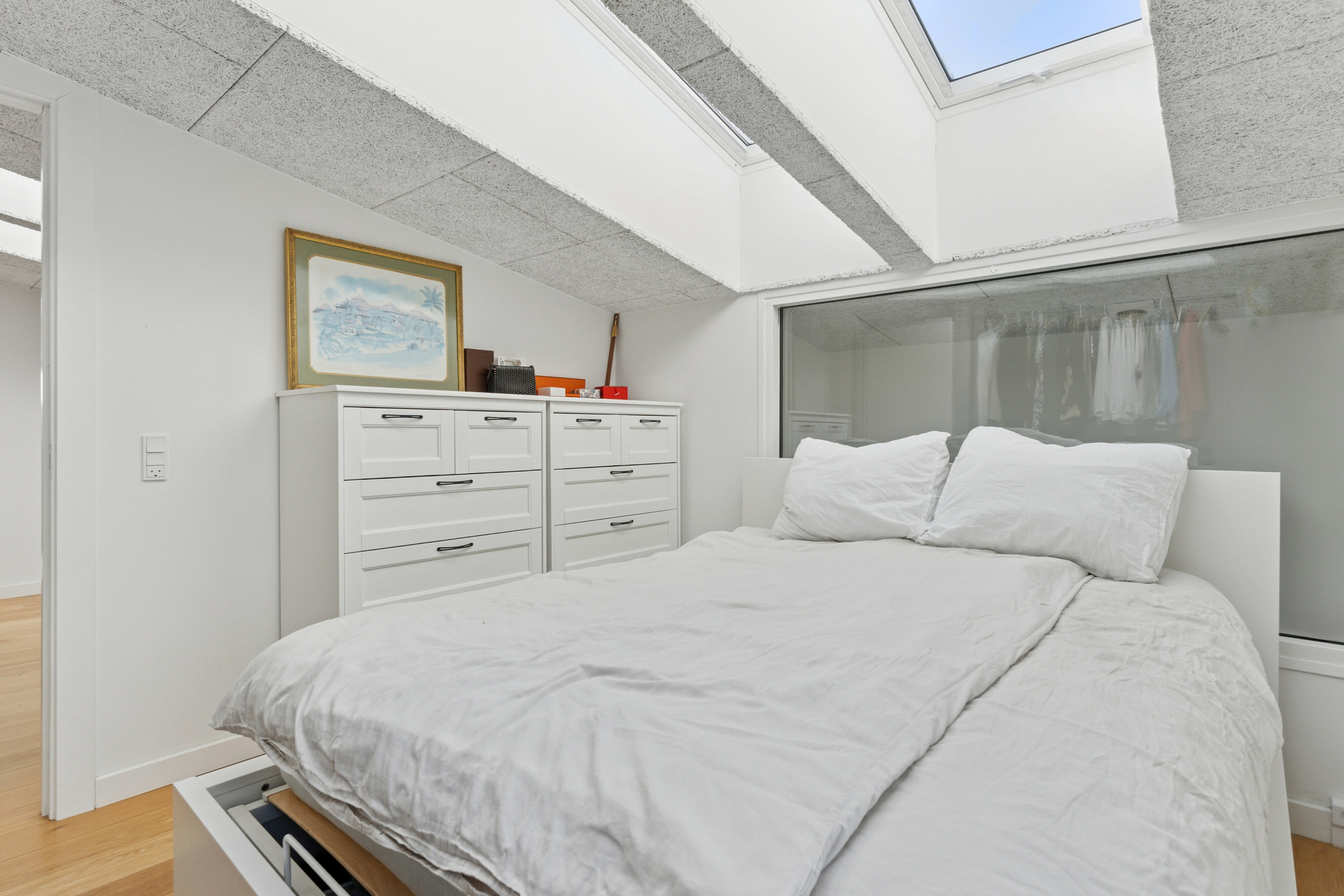 Fremhævet soveværelse billede i fuldskærmstilstand. Billede af Biens Allé 8A, 2300 København S