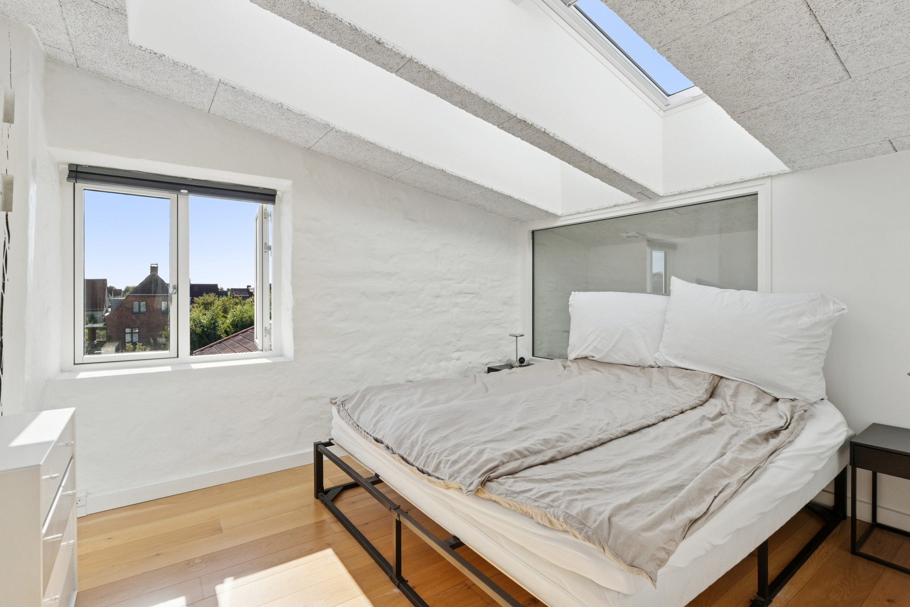 Fremhævet soveværelse billede i fuldskærmstilstand. Billede af Biens Allé 8A, 2300 København S