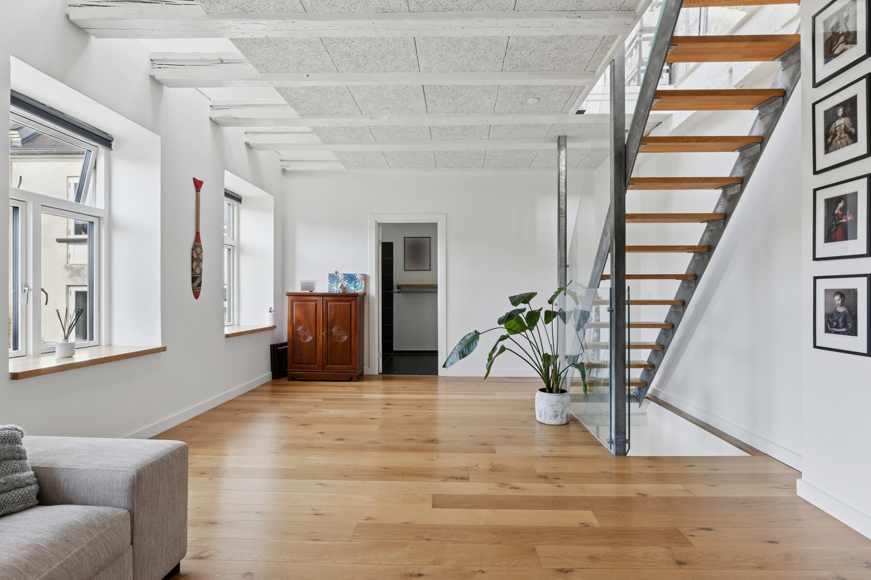 Fremhævet stue billede i fuldskærmstilstand. Billede af Biens Allé 8A, 2300 København S