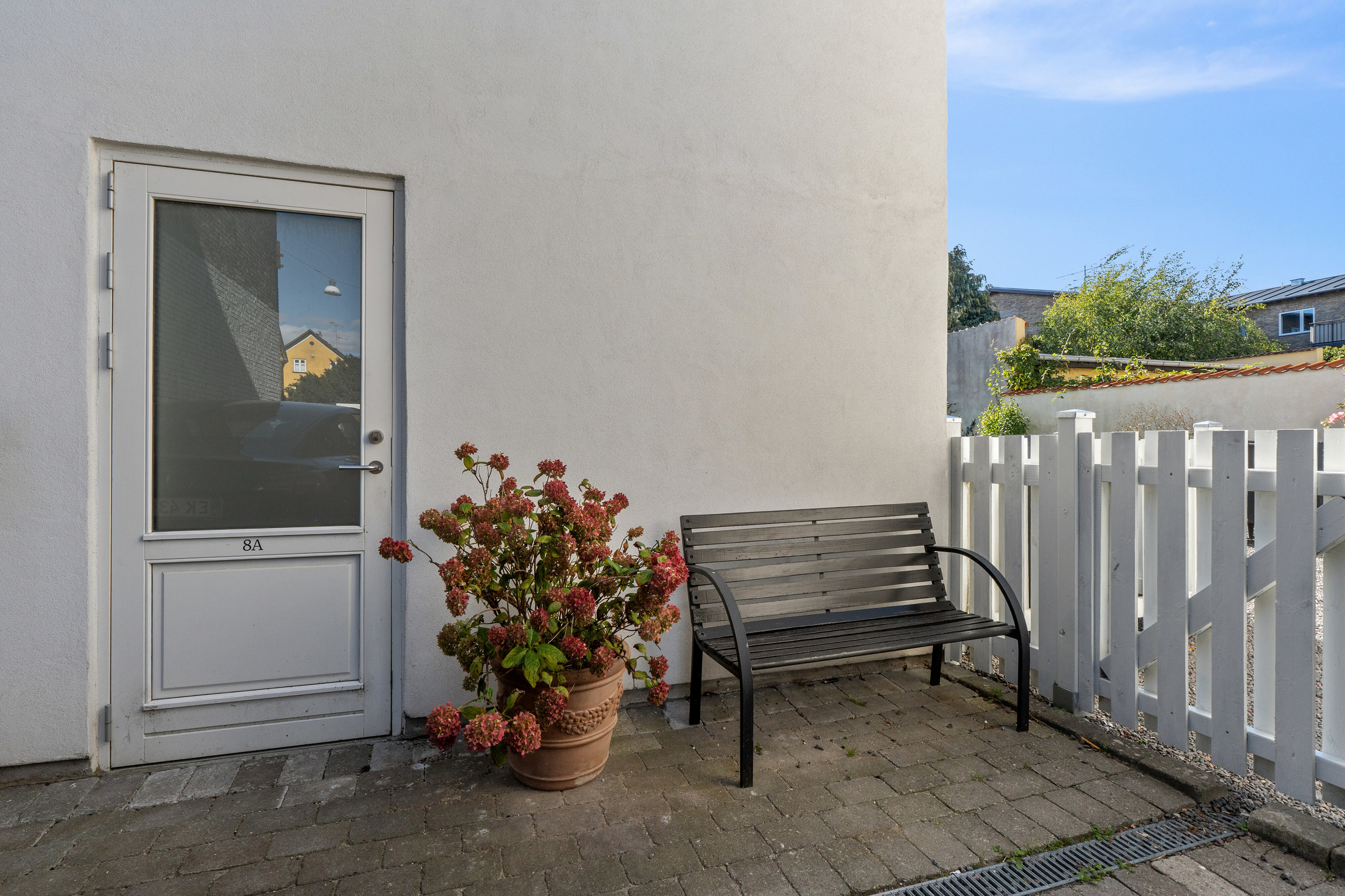 Fremhævet udendørs billede i fuldskærmstilstand. Billede af Biens Allé 8A, 2300 København S