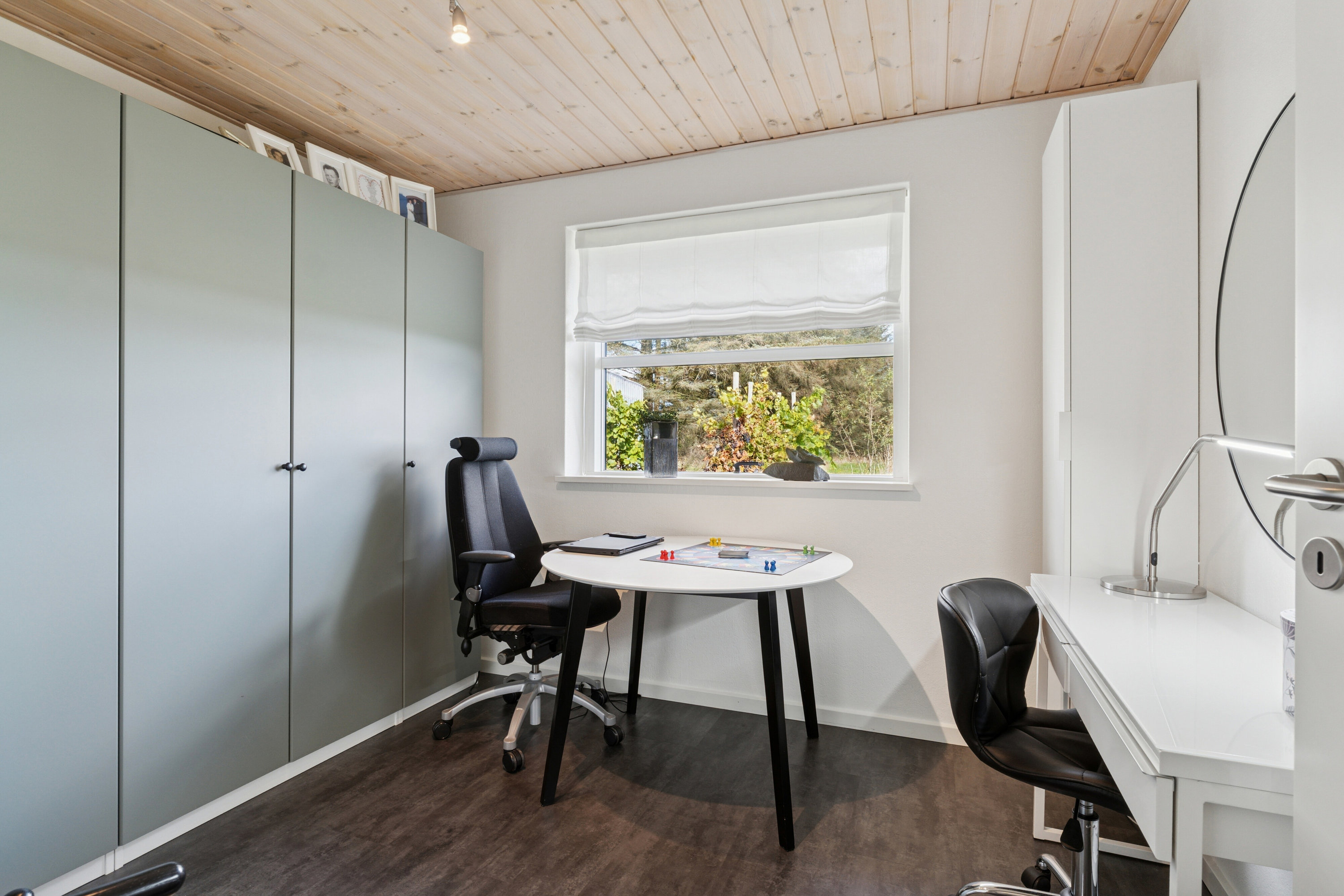 Fremhævet arbejdsværelse billede i fuldskærmstilstand. Billede af Bjergfyrvej 28, Tornby, 9850 Hirtshals