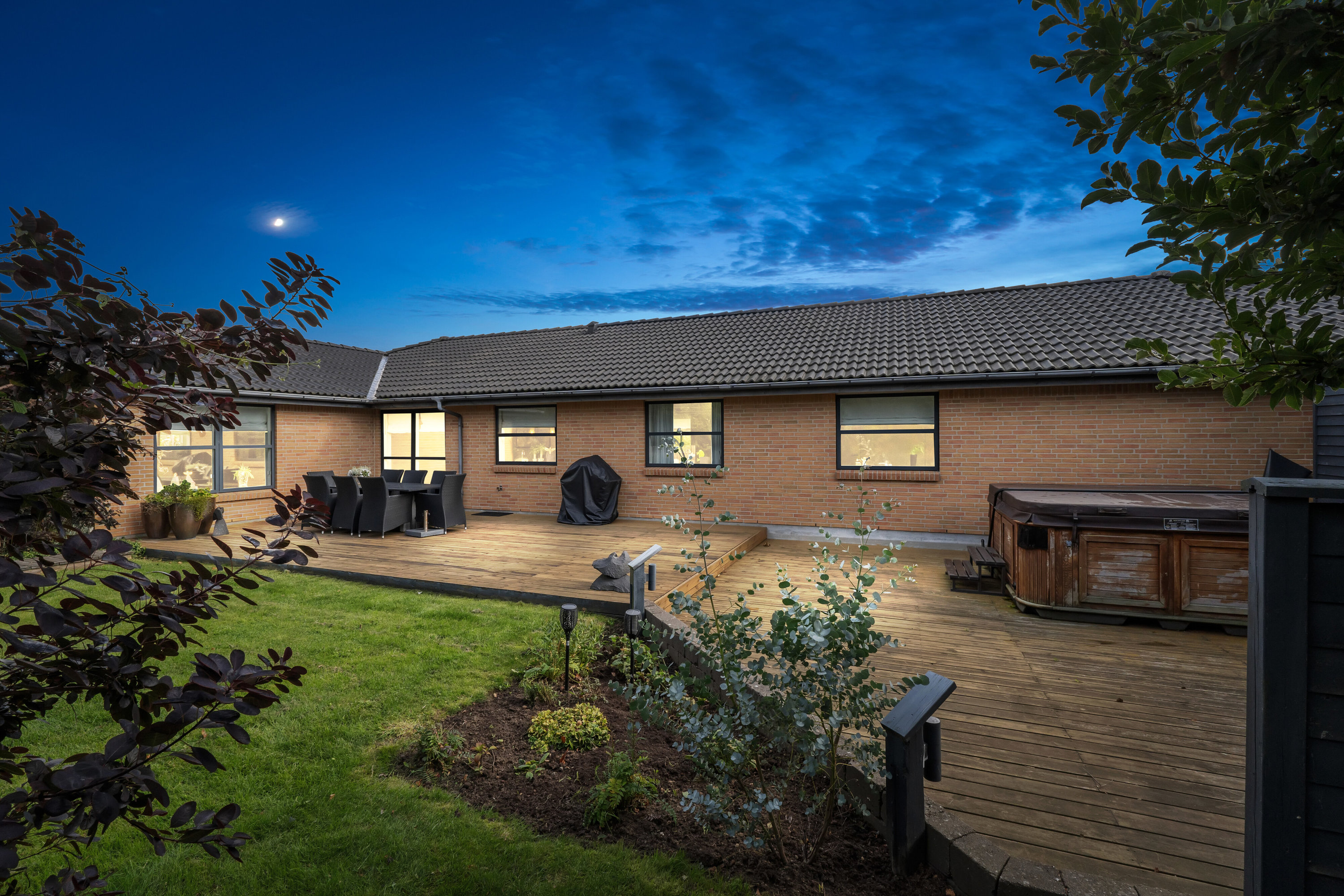 Fremhævet set fra haven billede i fuldskærmstilstand. Billede af Bjergfyrvej 28, Tornby, 9850 Hirtshals