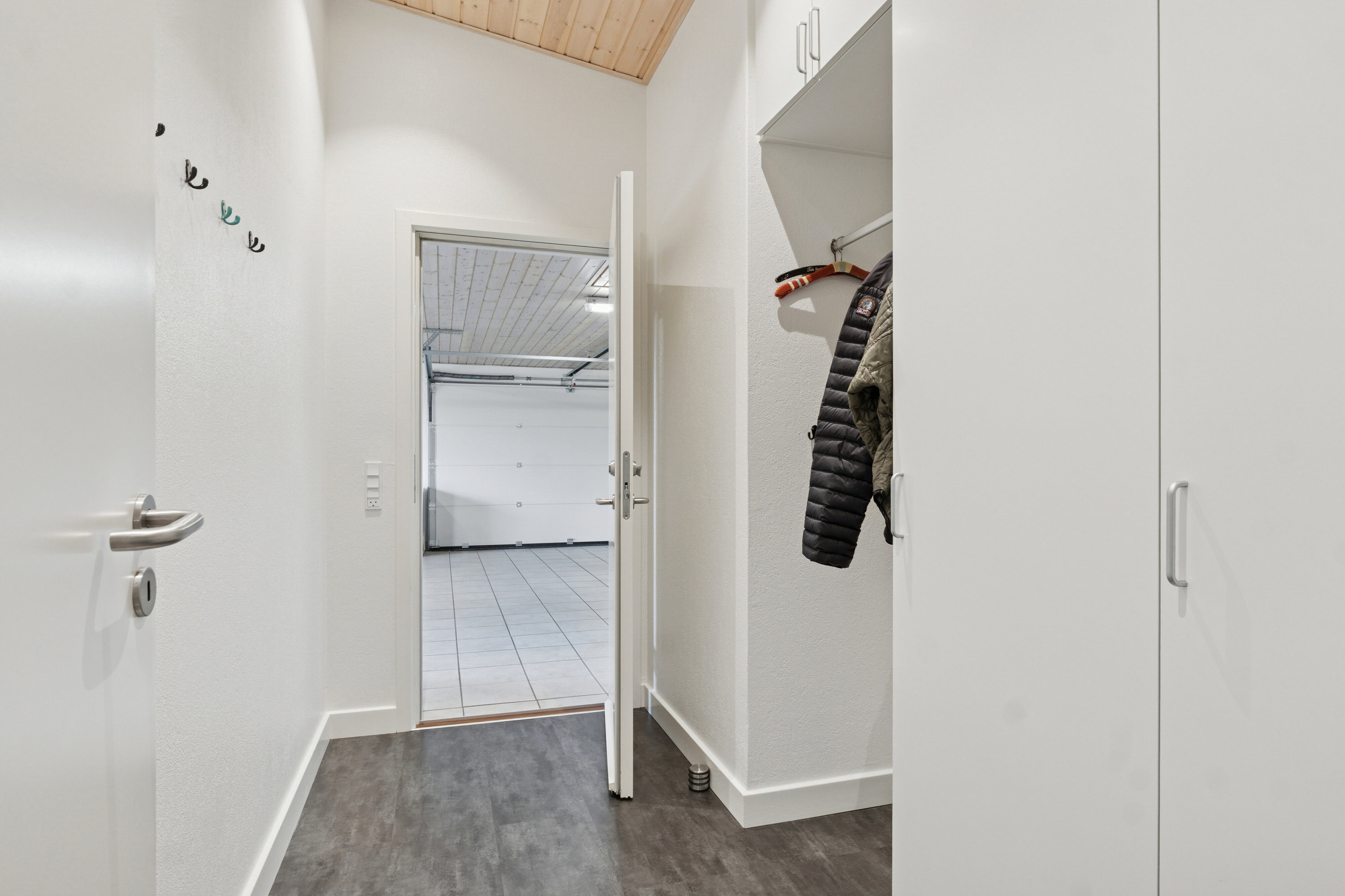 Fremhævet gang billede i fuldskærmstilstand. Billede af Bjergfyrvej 28, Tornby, 9850 Hirtshals