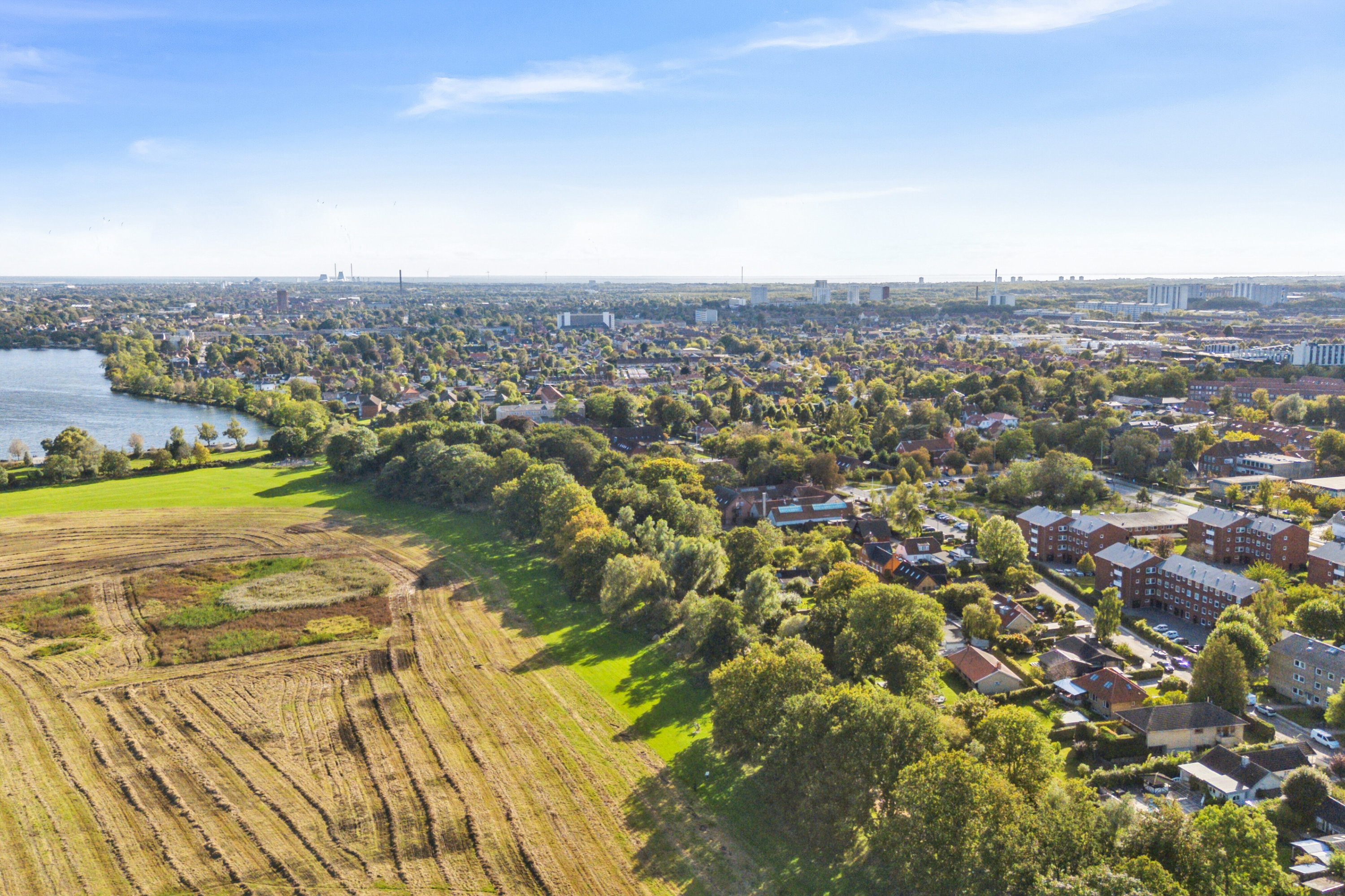 Fremhævet luftfoto billede i fuldskærmstilstand. Billede af Voldumvej 14, 2610 Rødovre