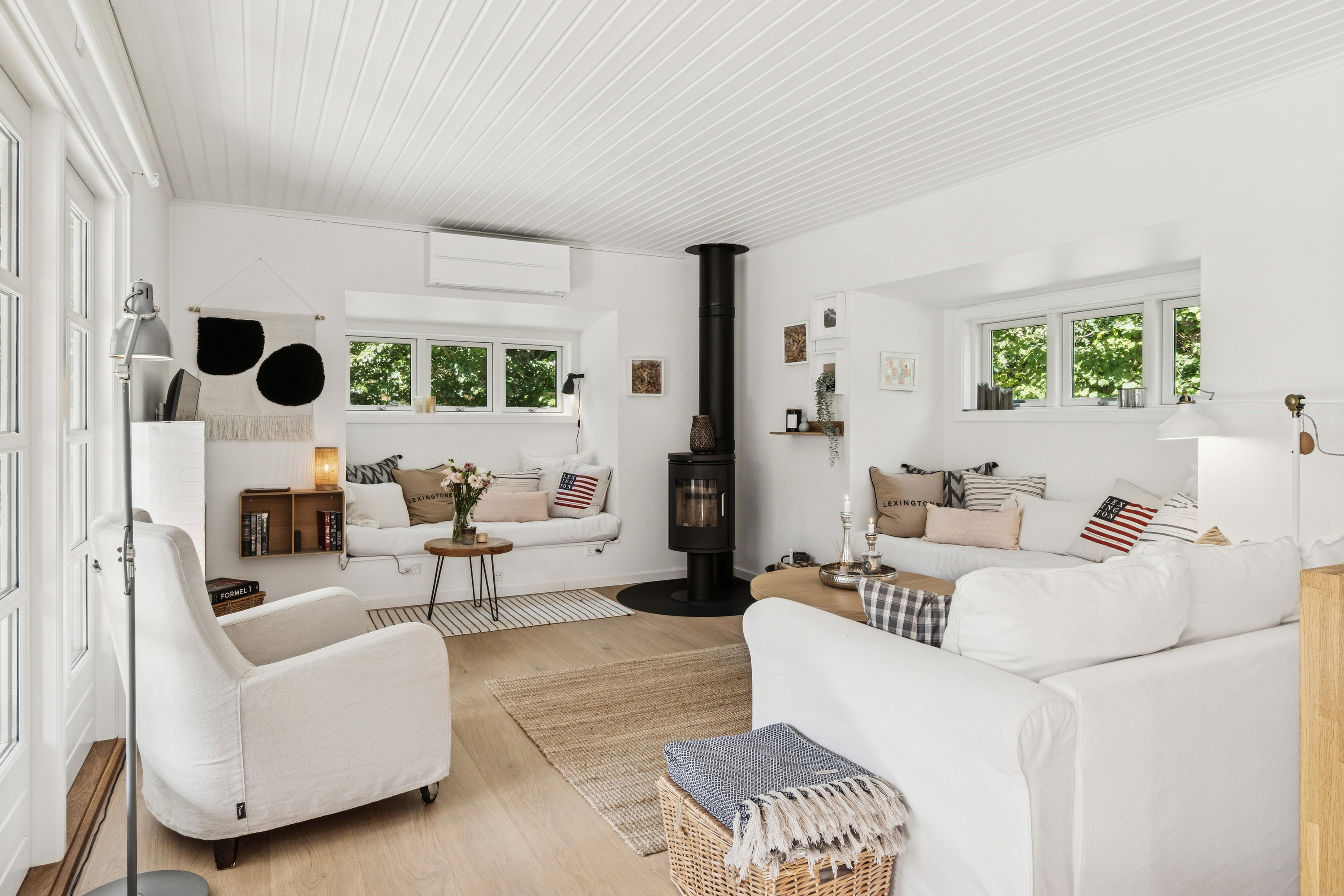 Fremhævet stue billede i fuldskærmstilstand. Billede af Mogens Heeringsvej 1, Vig Lyng, 4560 Vig