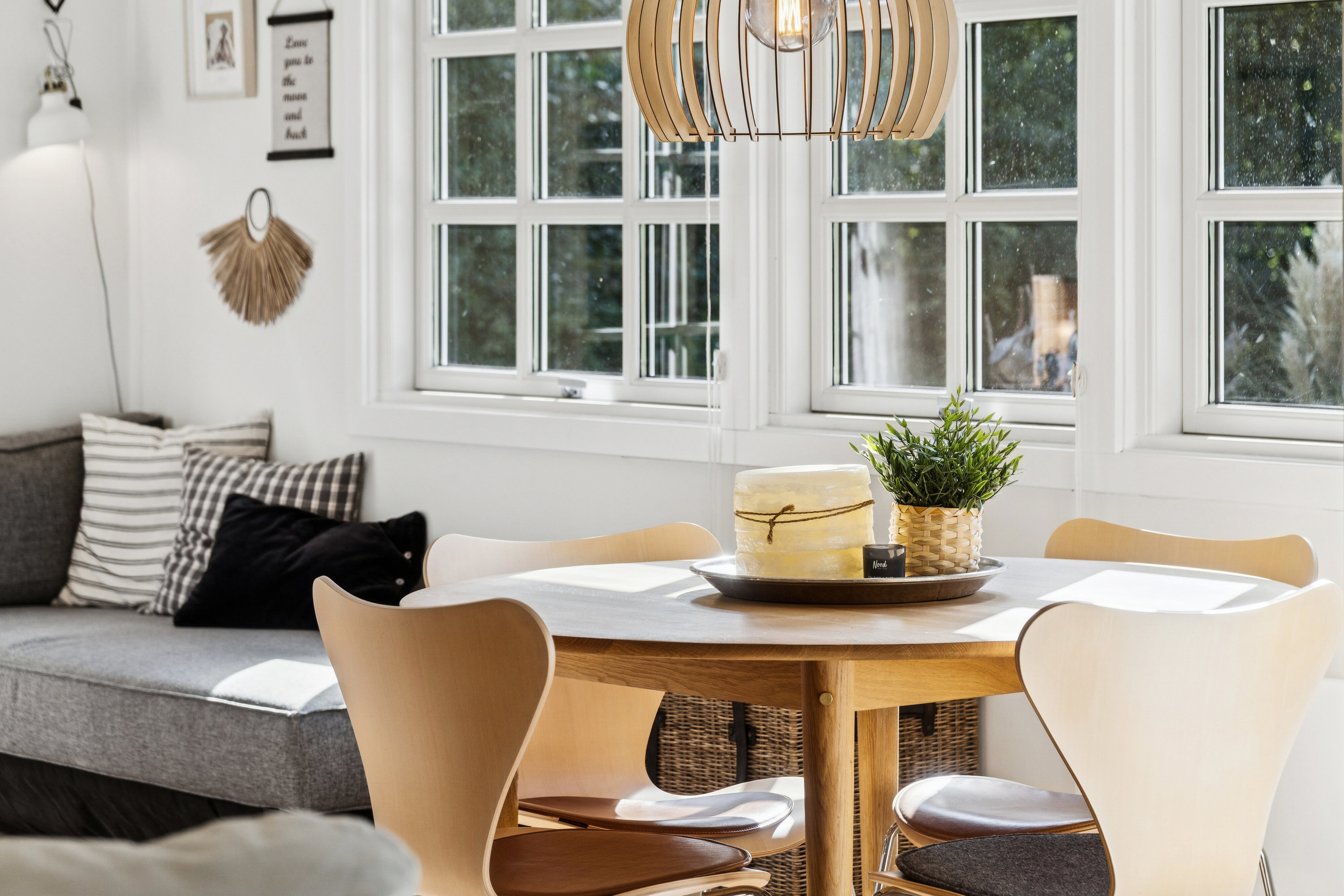 Fremhævet spisestue billede i fuldskærmstilstand. Billede af Mogens Heeringsvej 1, Vig Lyng, 4560 Vig