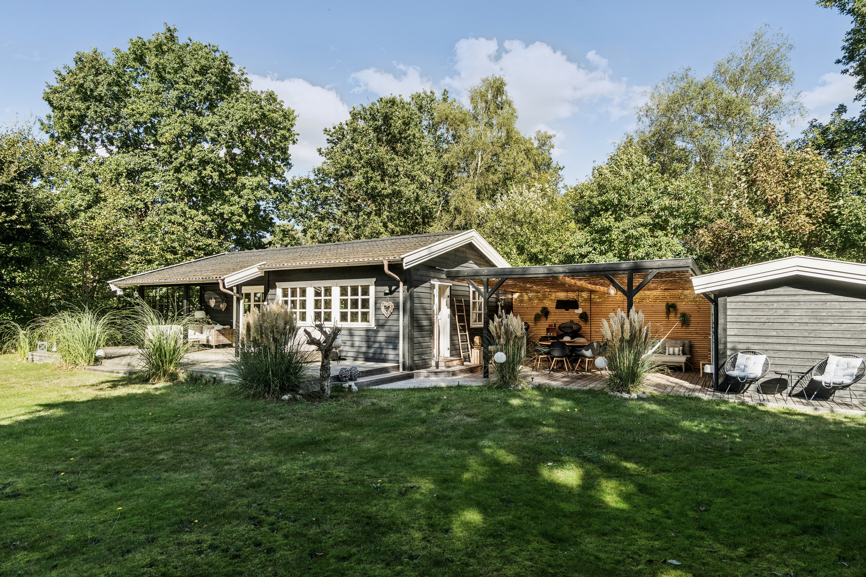 Miniaturebillede 1: set fra haven. Billede af Mogens Heeringsvej 1, Vig Lyng, 4560 Vig