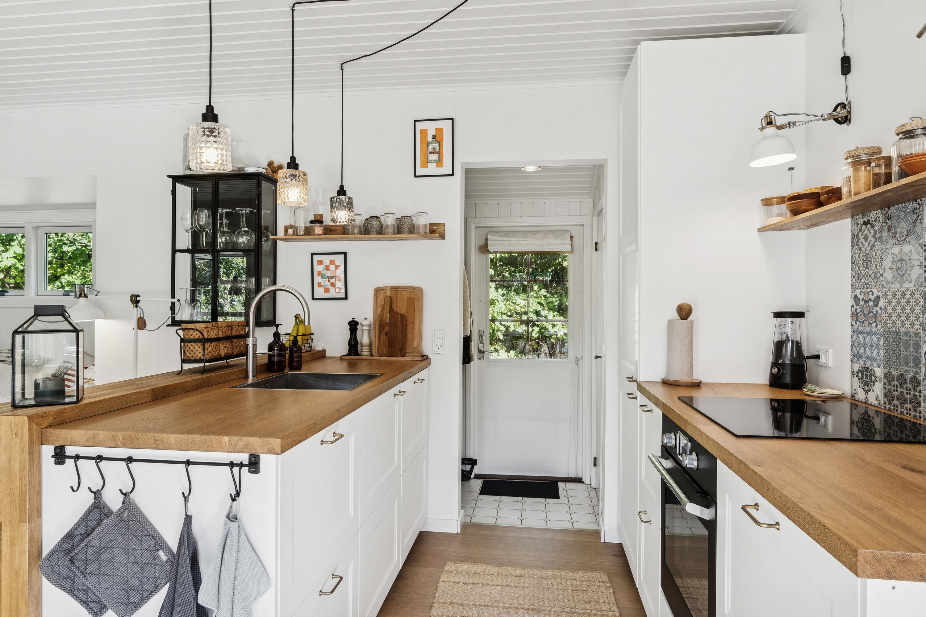 Fremhævet køkken billede i fuldskærmstilstand. Billede af Mogens Heeringsvej 1, Vig Lyng, 4560 Vig