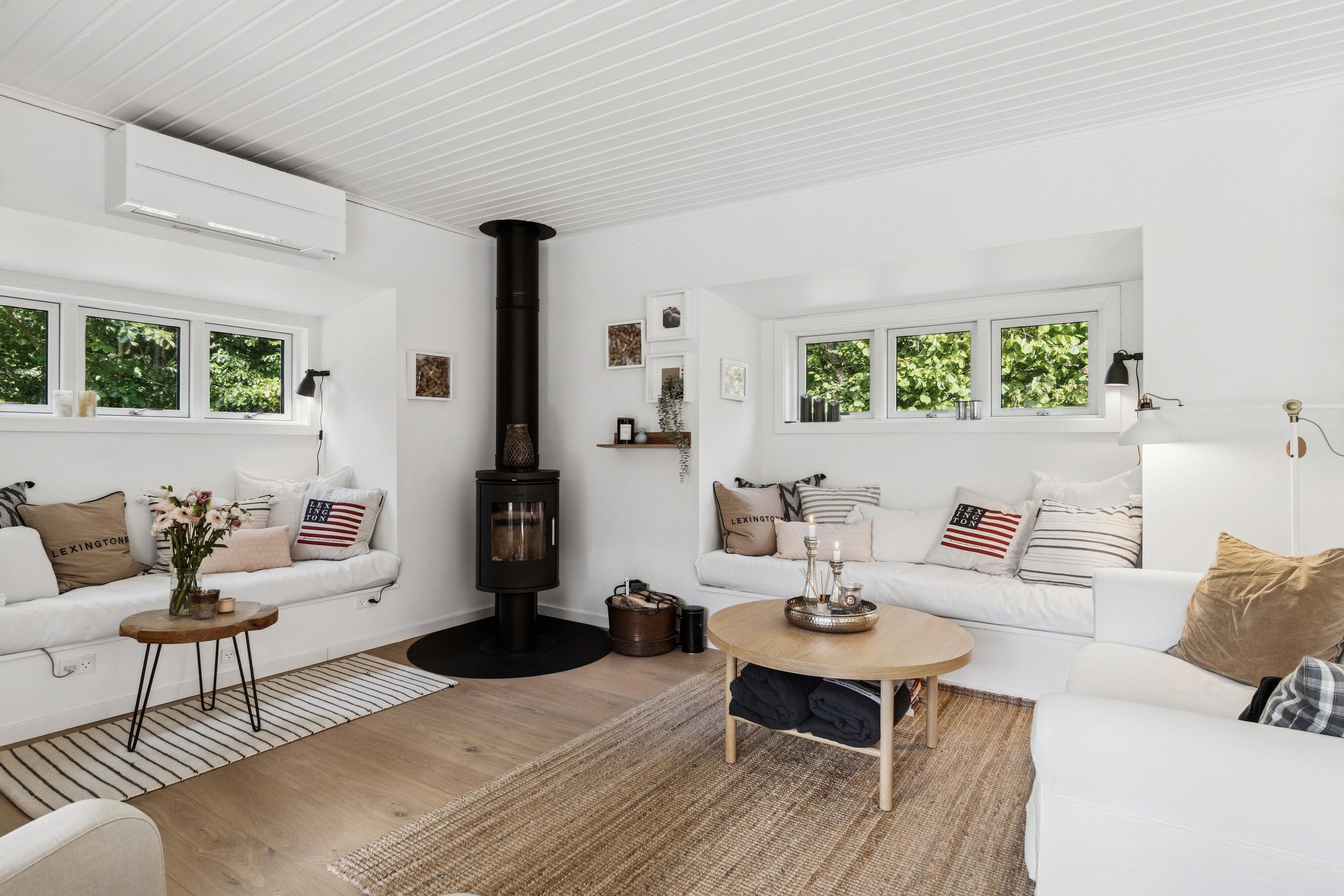 Fremhævet stue billede i fuldskærmstilstand. Billede af Mogens Heeringsvej 1, Vig Lyng, 4560 Vig