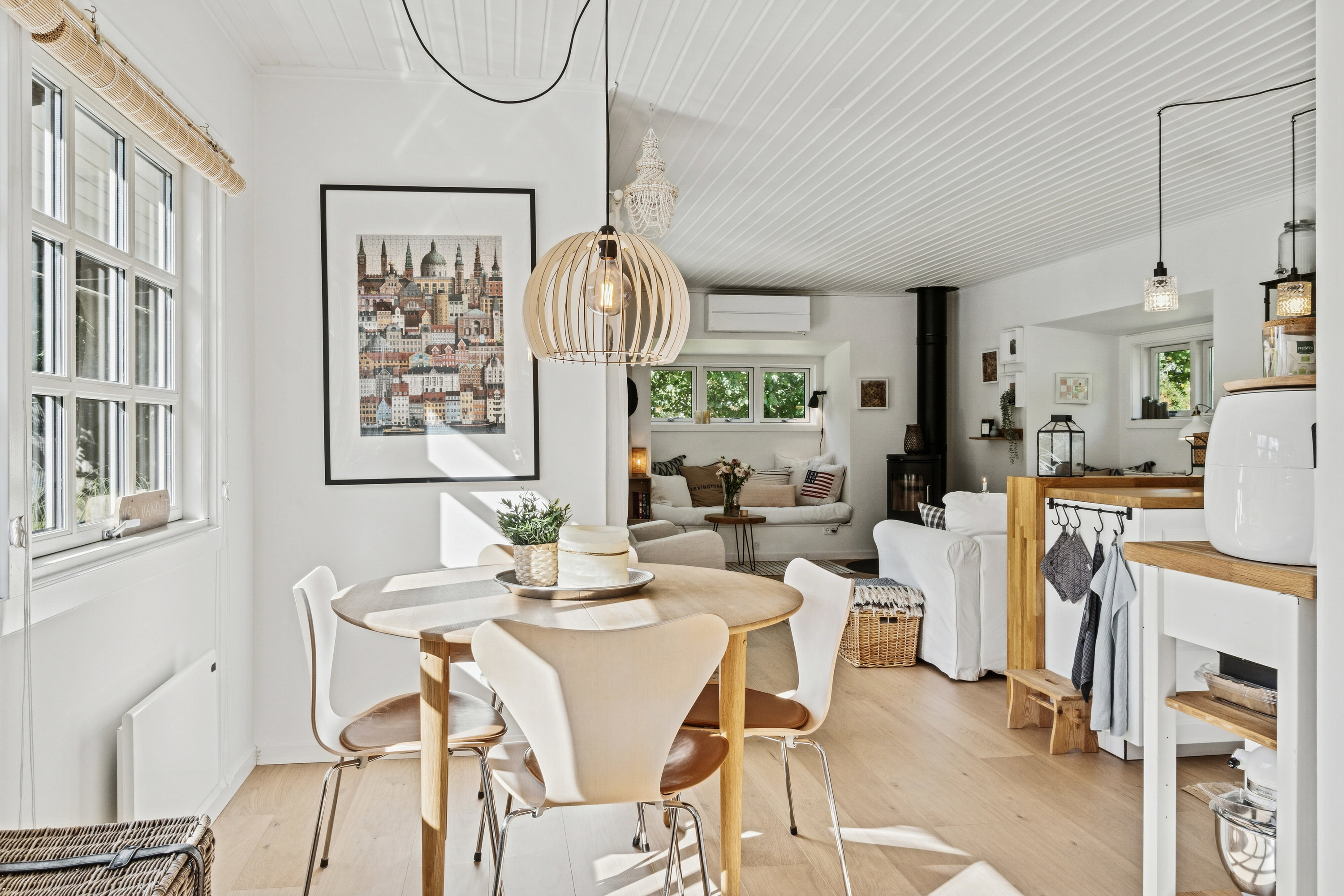 Fremhævet spisestue billede i fuldskærmstilstand. Billede af Mogens Heeringsvej 1, Vig Lyng, 4560 Vig