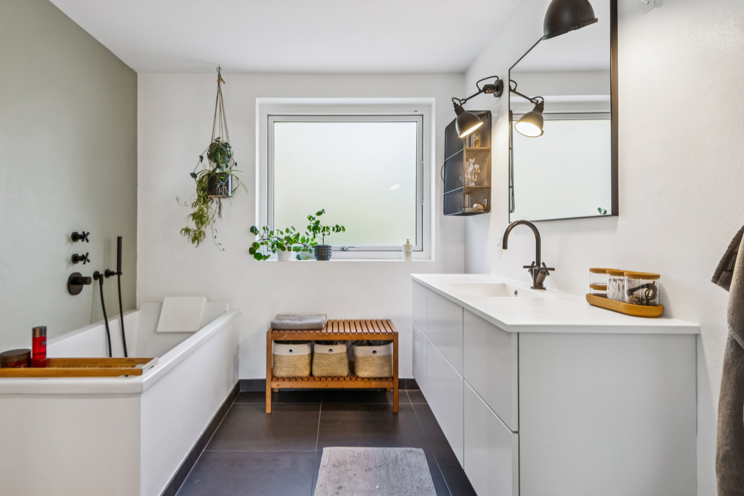 Fremhævet badeværelse billede i fuldskærmstilstand. Billede af Landlystvej 39, Gug, 9210 Aalborg SØ