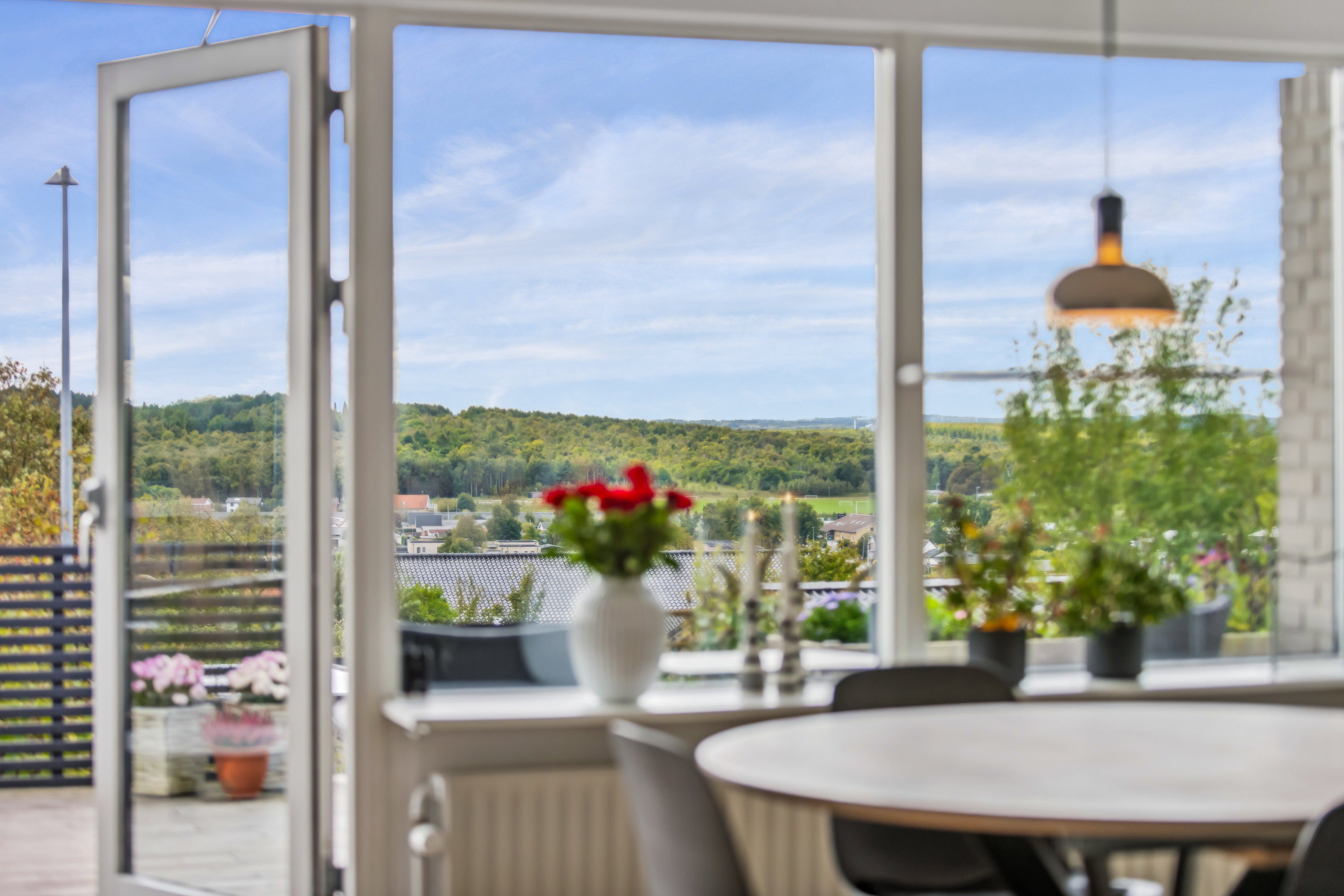 Fremhævet altan billede i fuldskærmstilstand. Billede af Landlystvej 39, Gug, 9210 Aalborg SØ