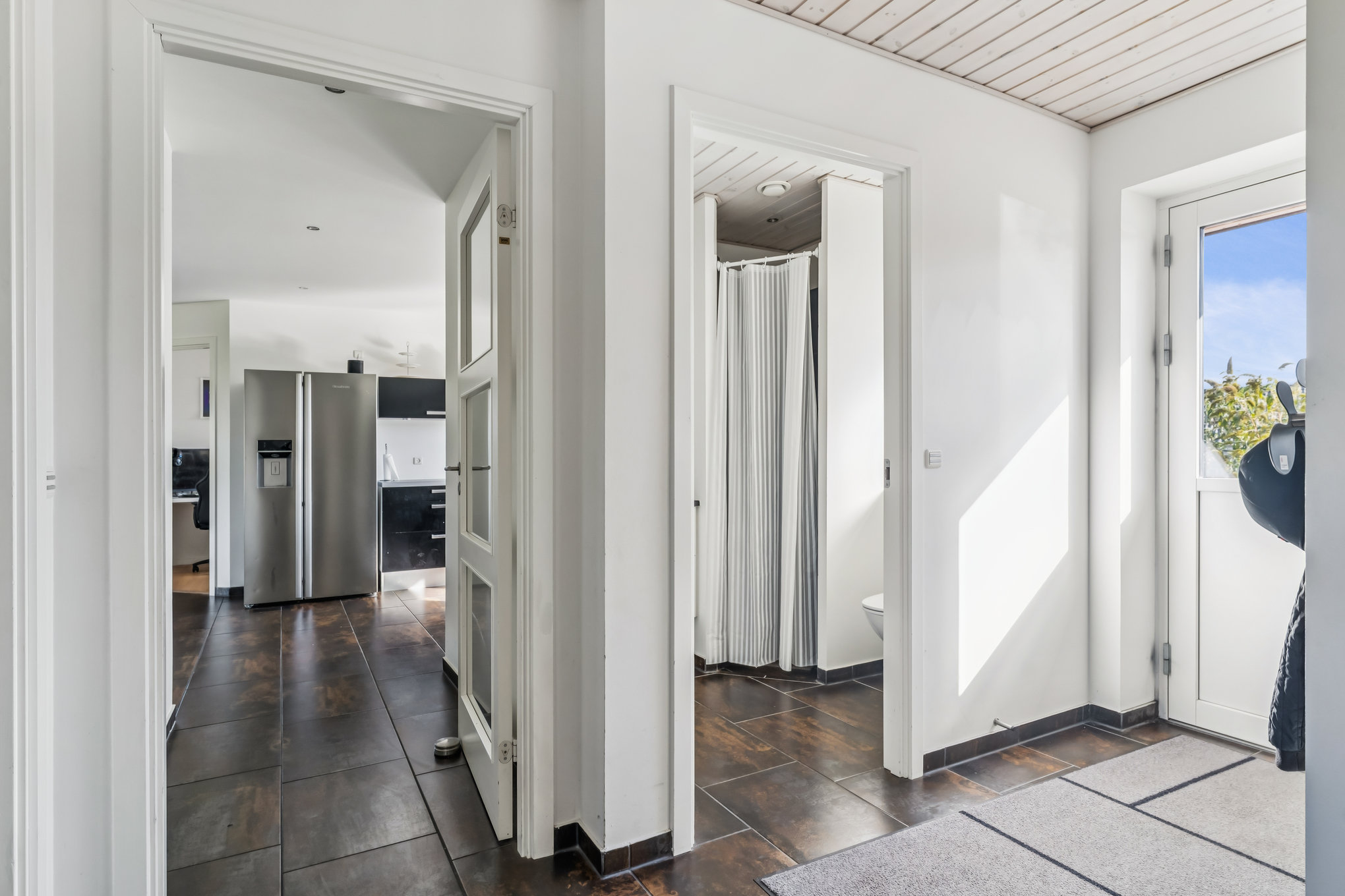 Fremhævet gang billede i fuldskærmstilstand. Billede af Lundsbjergvej 10, Harridslev, 8930 Randers NØ