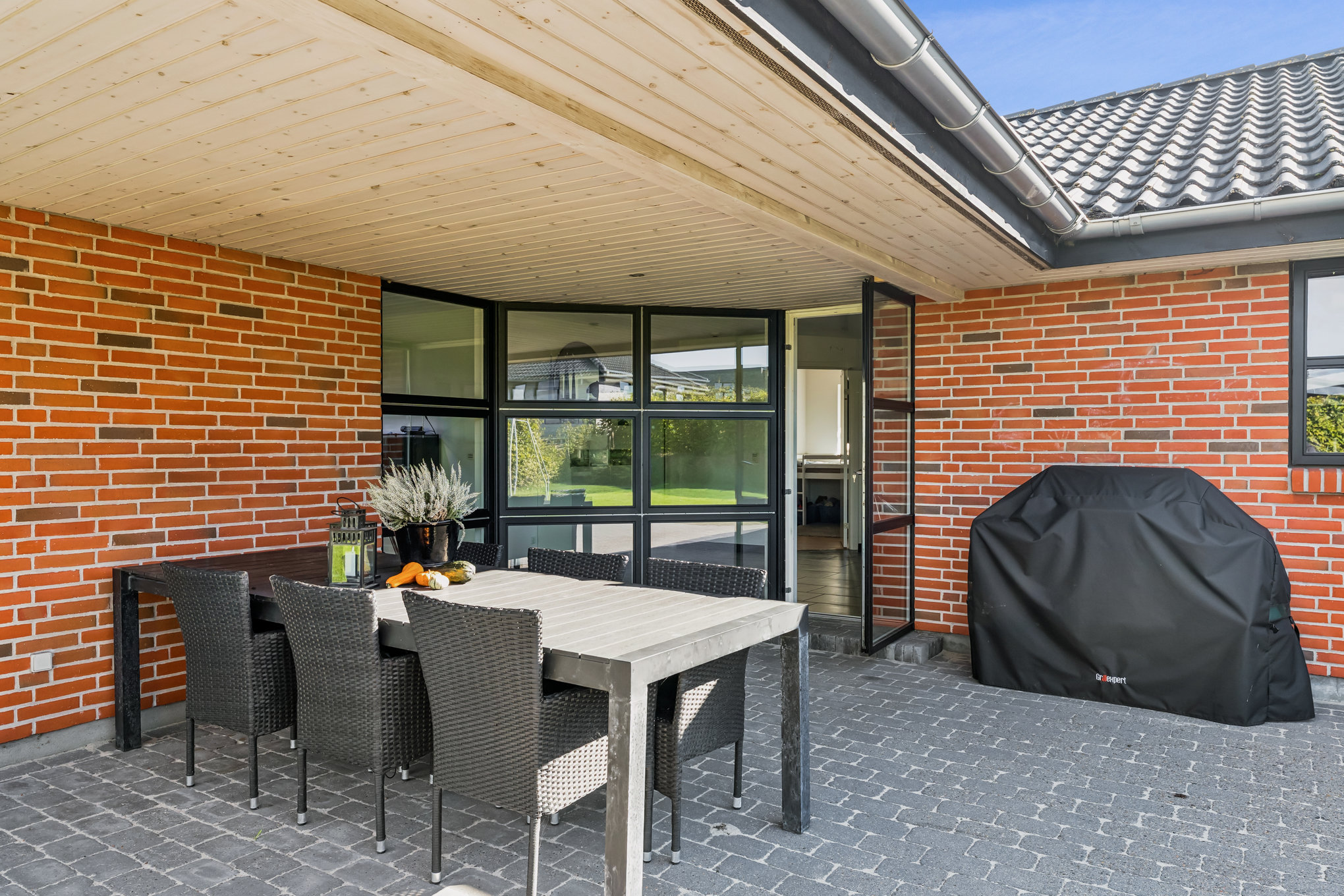 Fremhævet terrasse billede i fuldskærmstilstand. Billede af Lundsbjergvej 10, Harridslev, 8930 Randers NØ