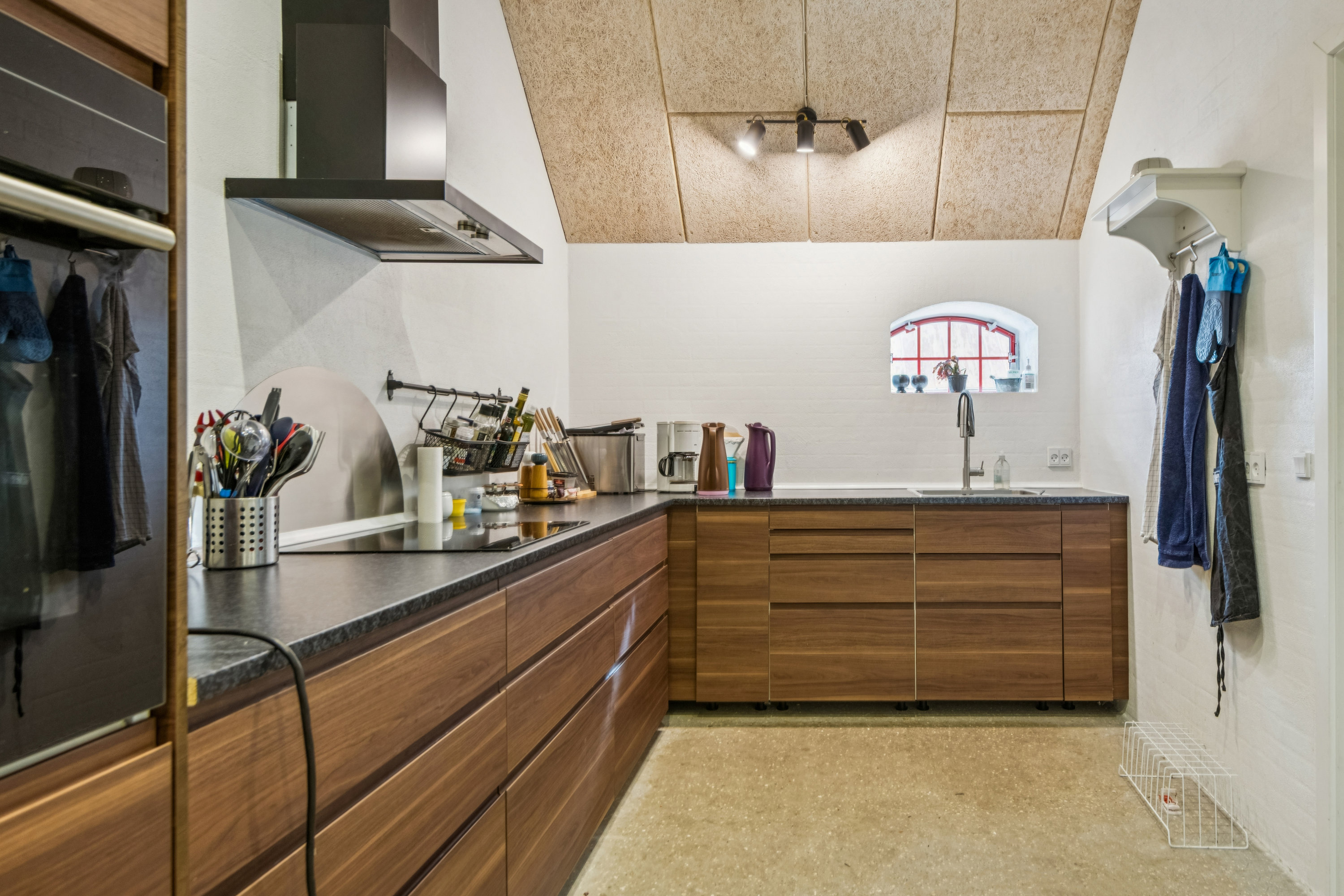 Fremhævet køkken billede i fuldskærmstilstand. Billede af Mjels Brovej 70, 9230 Svenstrup J