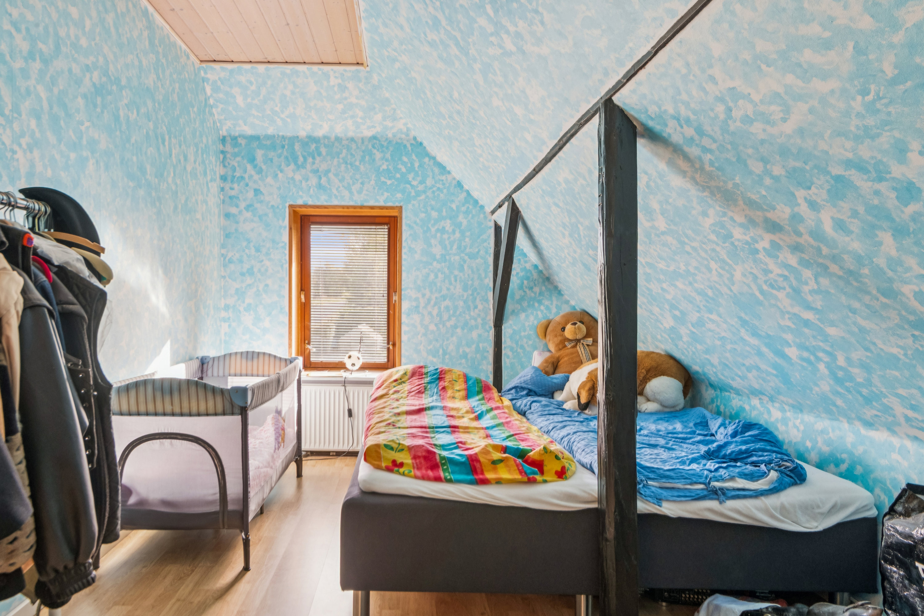 Fremhævet værelse billede i fuldskærmstilstand. Billede af Mjels Brovej 70, 9230 Svenstrup J