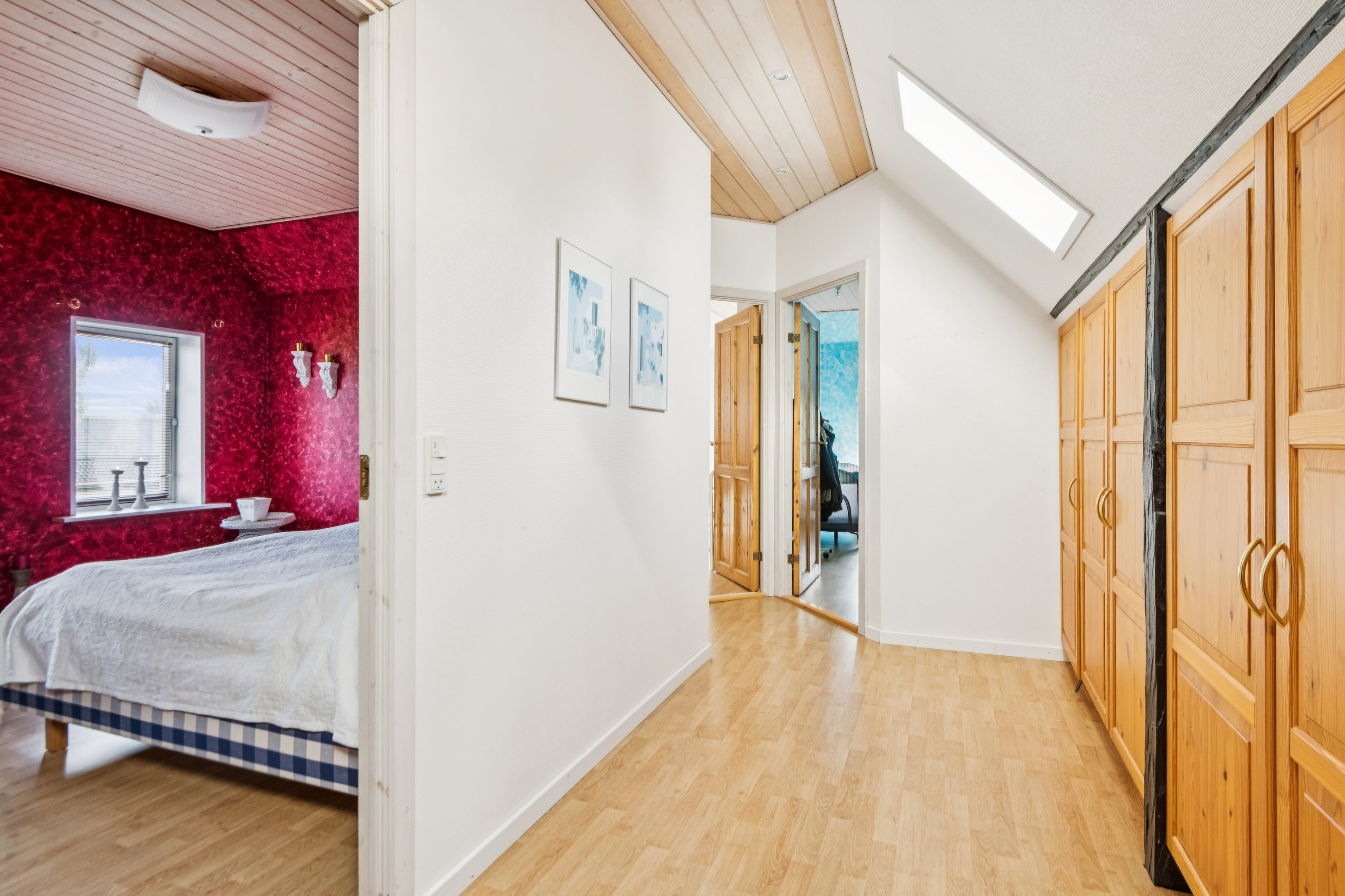 Fremhævet værelse billede i fuldskærmstilstand. Billede af Mjels Brovej 70, 9230 Svenstrup J