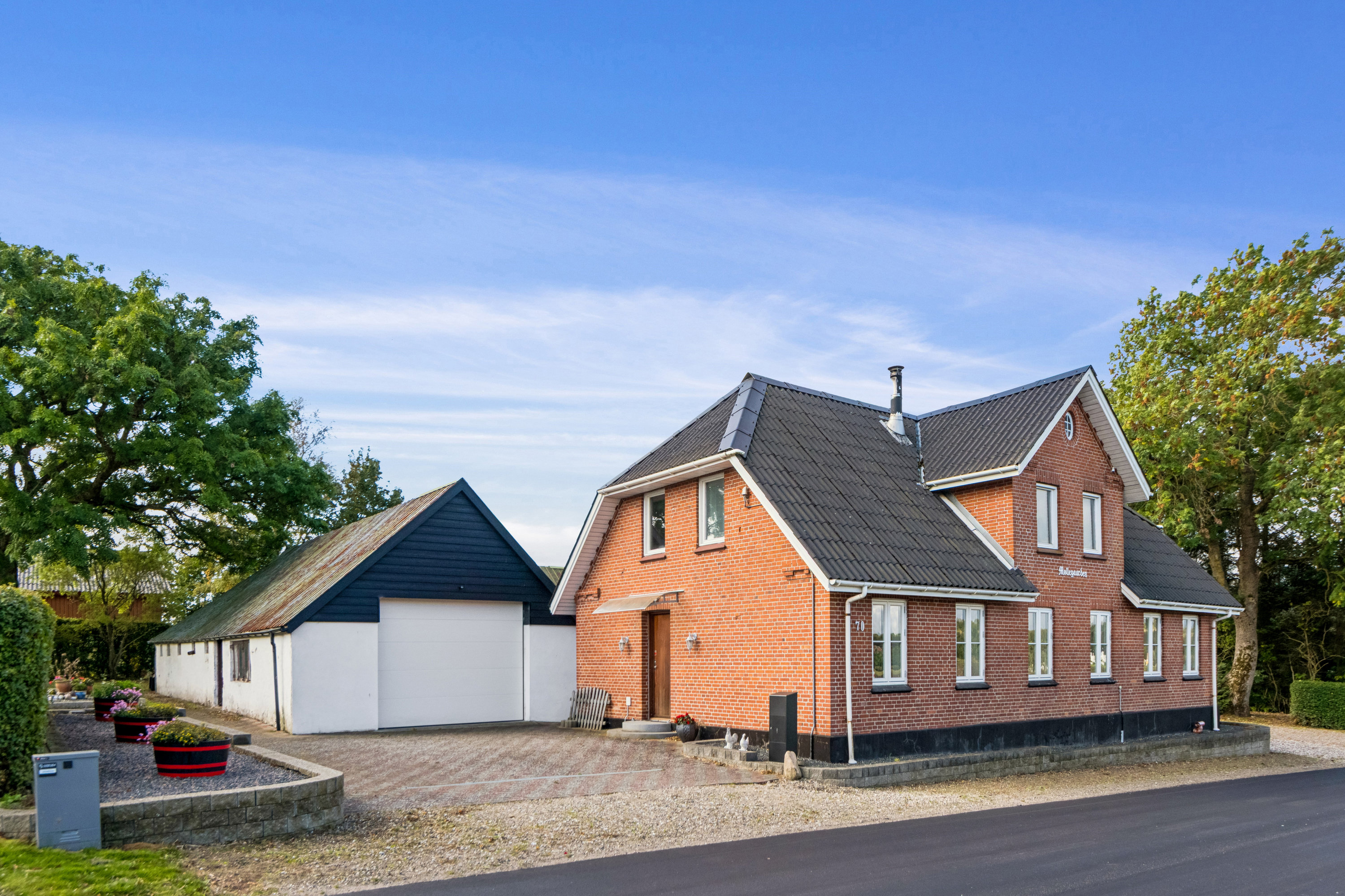 Fremhævet ejendom 1 billede i fuldskærmstilstand. Billede af Mjels Brovej 70, 9230 Svenstrup J