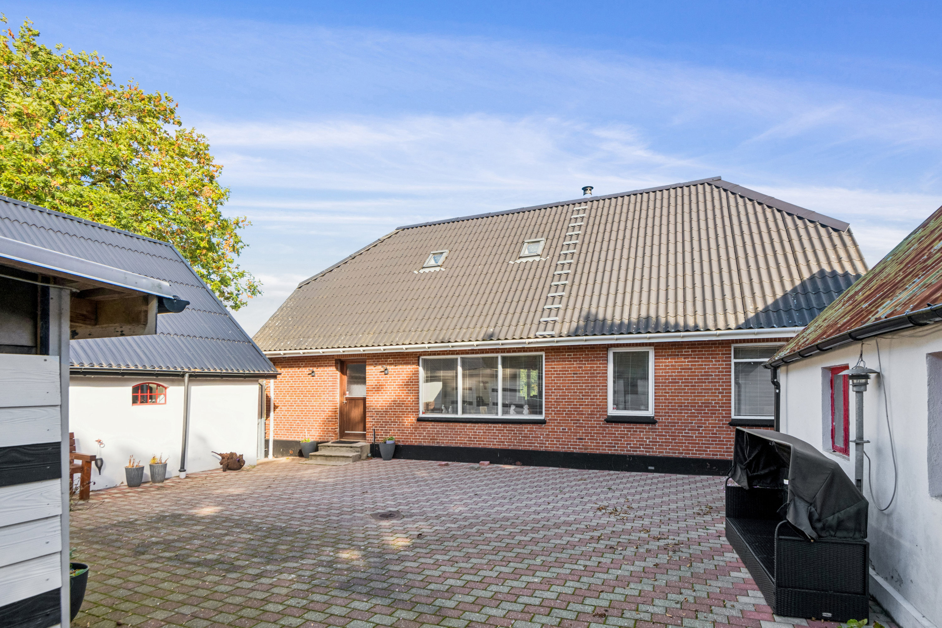 Fremhævet ejendom 1 billede i fuldskærmstilstand. Billede af Mjels Brovej 70, 9230 Svenstrup J