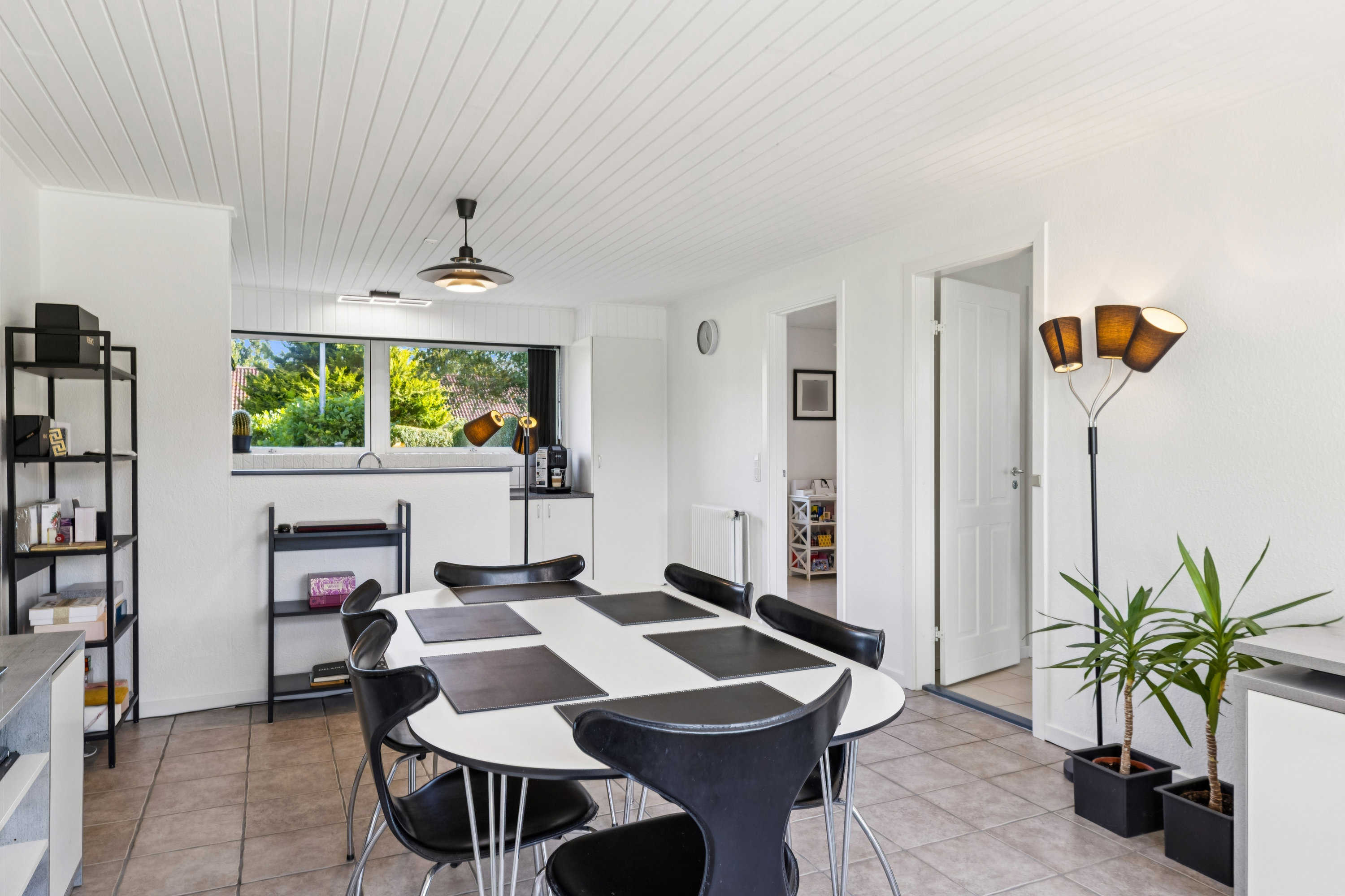 Fremhævet køkken alrum billede i fuldskærmstilstand. Billede af Solvænget 31, Roager, 6760 Ribe