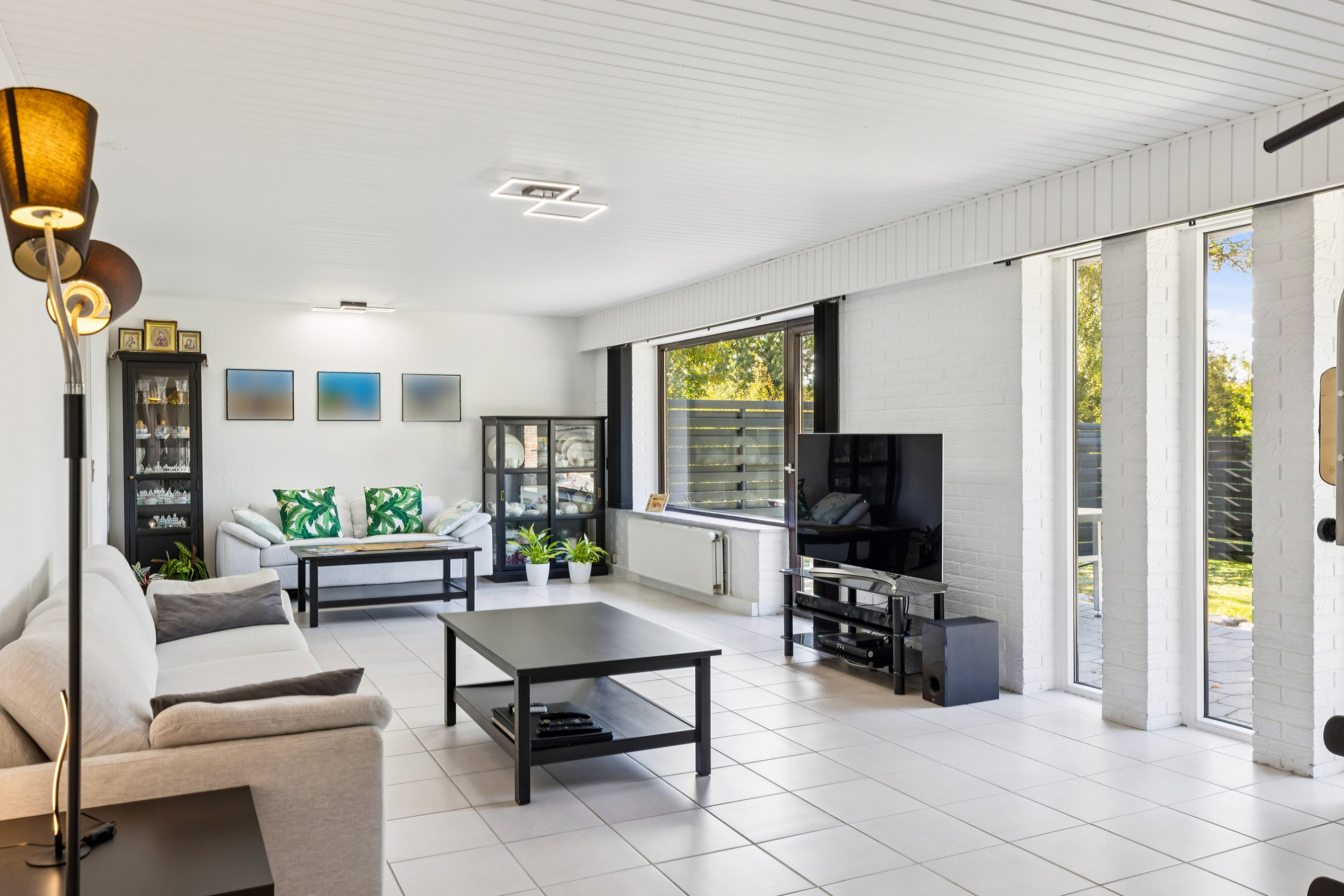 Fremhævet stue billede i fuldskærmstilstand. Billede af Solvænget 31, Roager, 6760 Ribe