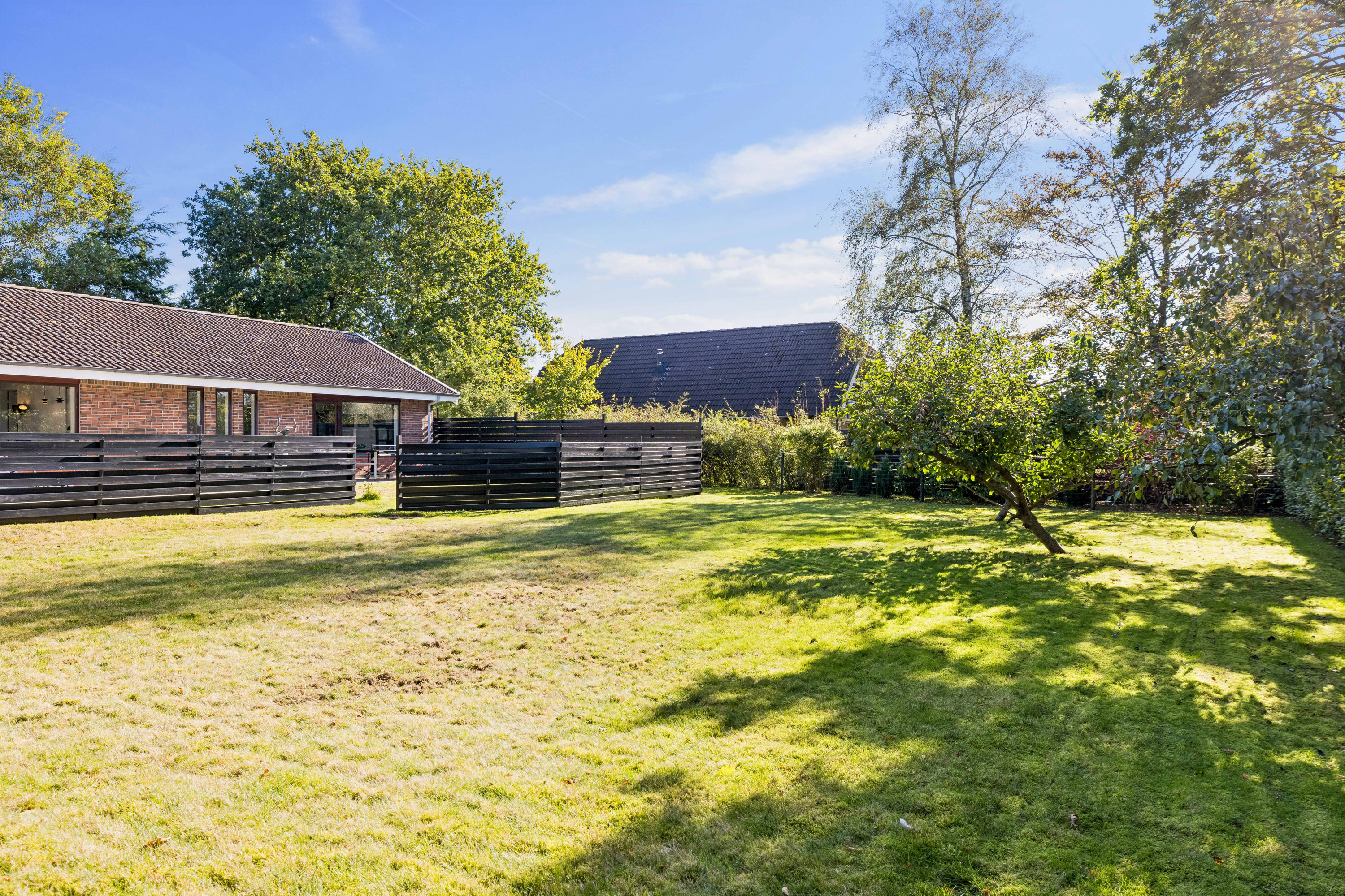 Fremhævet have billede i fuldskærmstilstand. Billede af Solvænget 31, Roager, 6760 Ribe