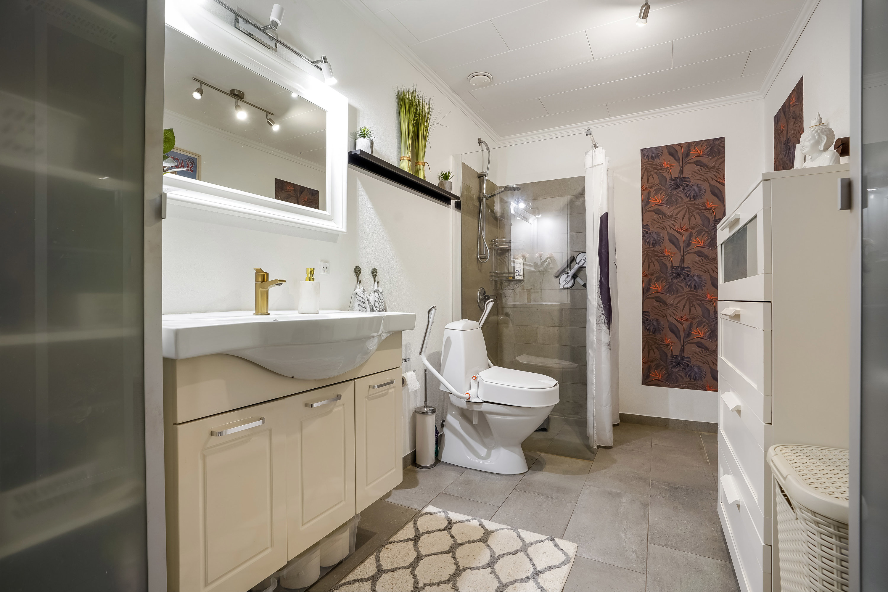 Fremhævet badeværelse billede i fuldskærmstilstand. Billede af Brogade 2B, st.. 2., 5500 Middelfart