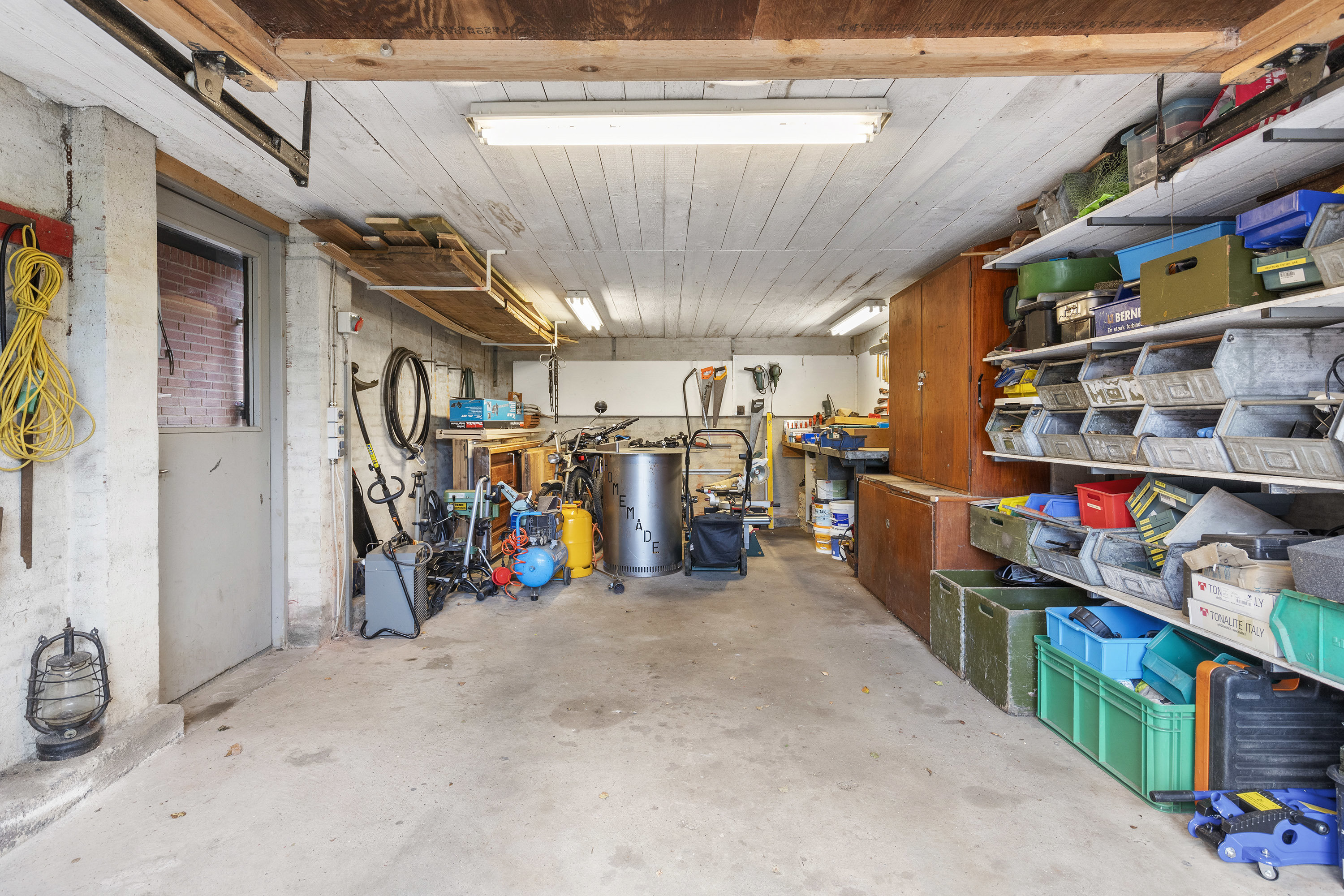 Fremhævet garage billede i fuldskærmstilstand. Billede af Storebæltsvej 12, 9700 Brønderslev