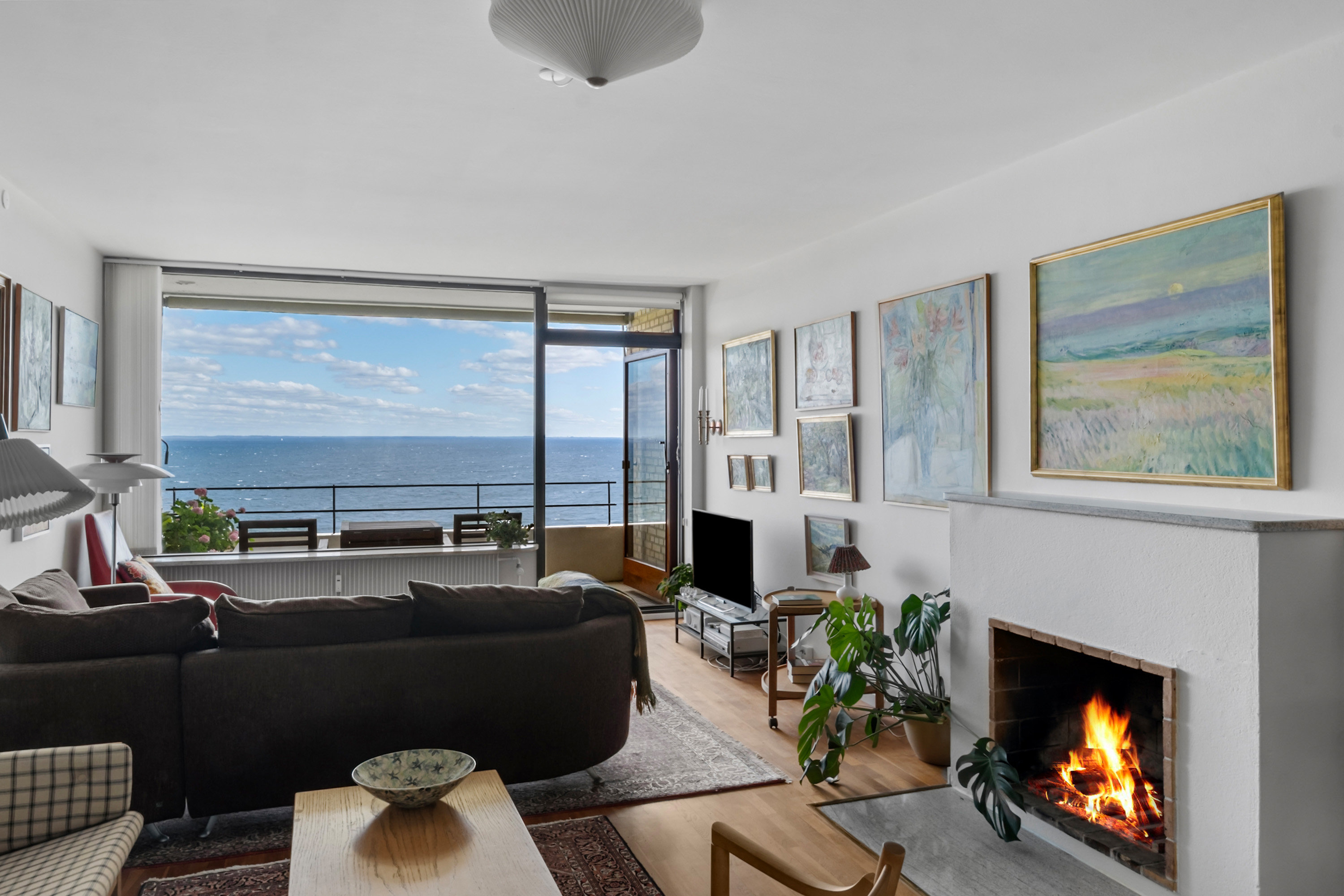 Fremhævet stue billede i fuldskærmstilstand. Billede af Skodsborgparken 56, 3. tv., 2942 Skodsborg