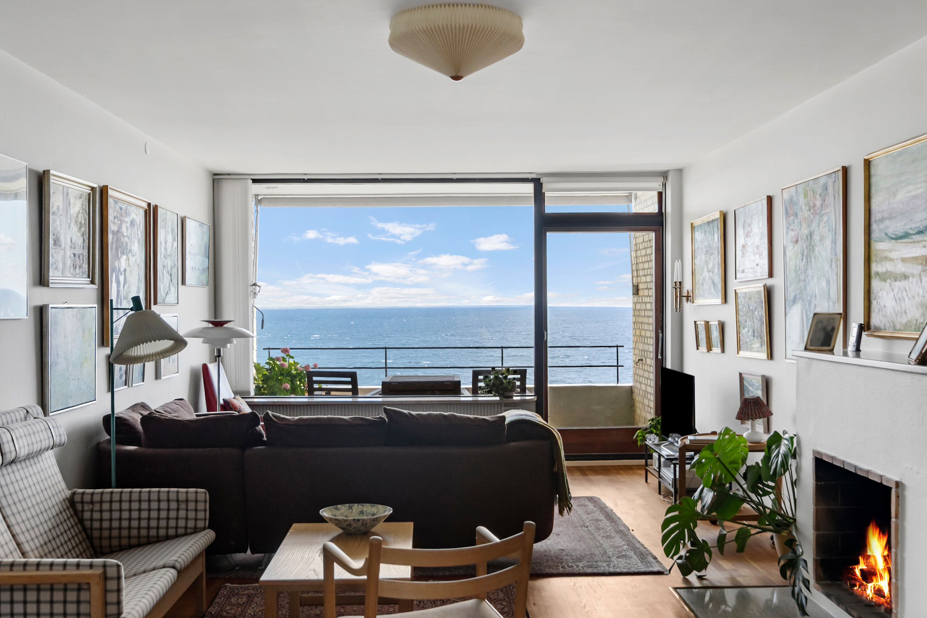 Miniaturebillede 1: stue. Billede af Skodsborgparken 56, 3. tv., 2942 Skodsborg