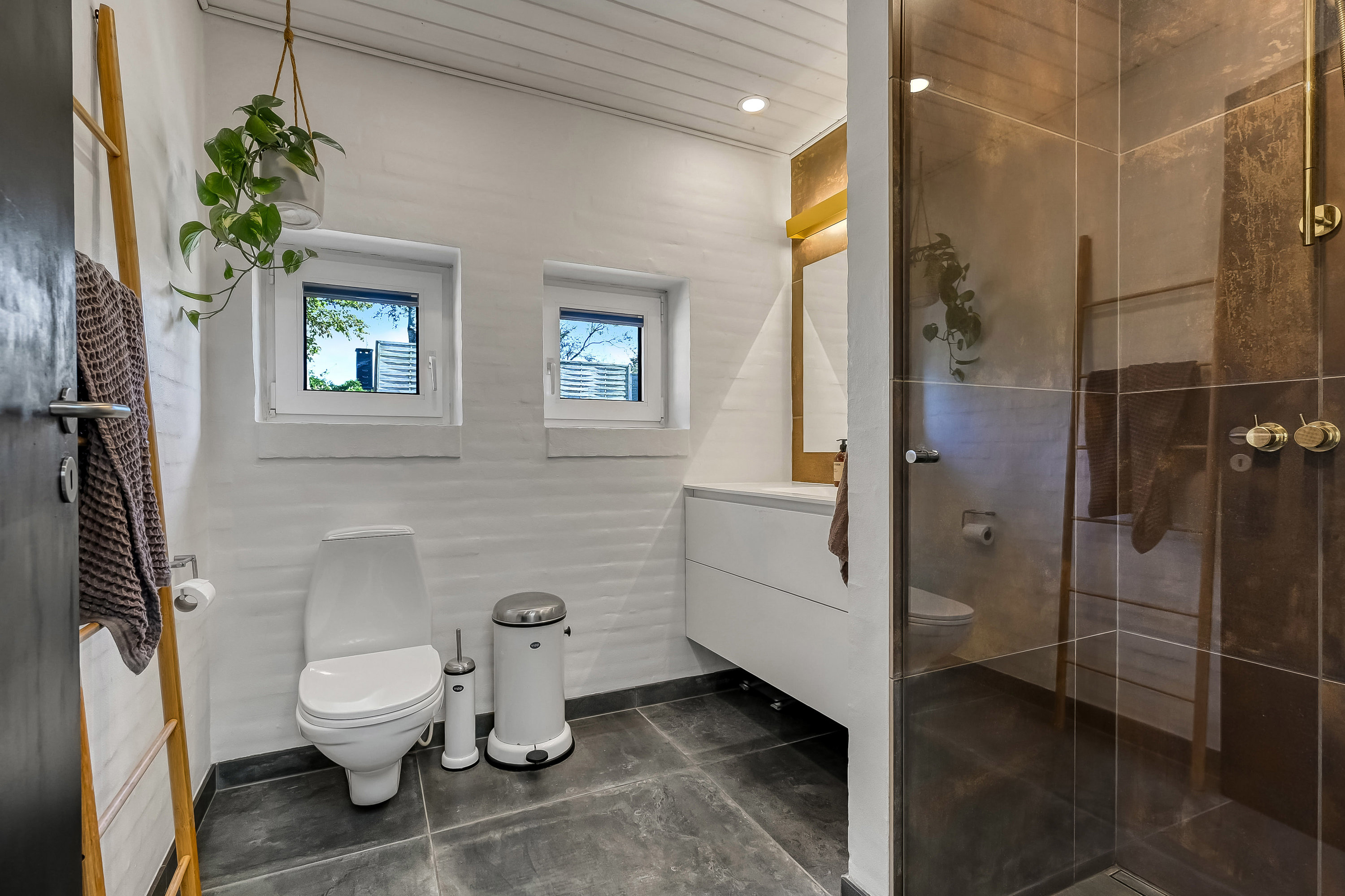 Fremhævet badeværelse billede i fuldskærmstilstand. Billede af Gl Bremdalvej 2, 7600 Struer