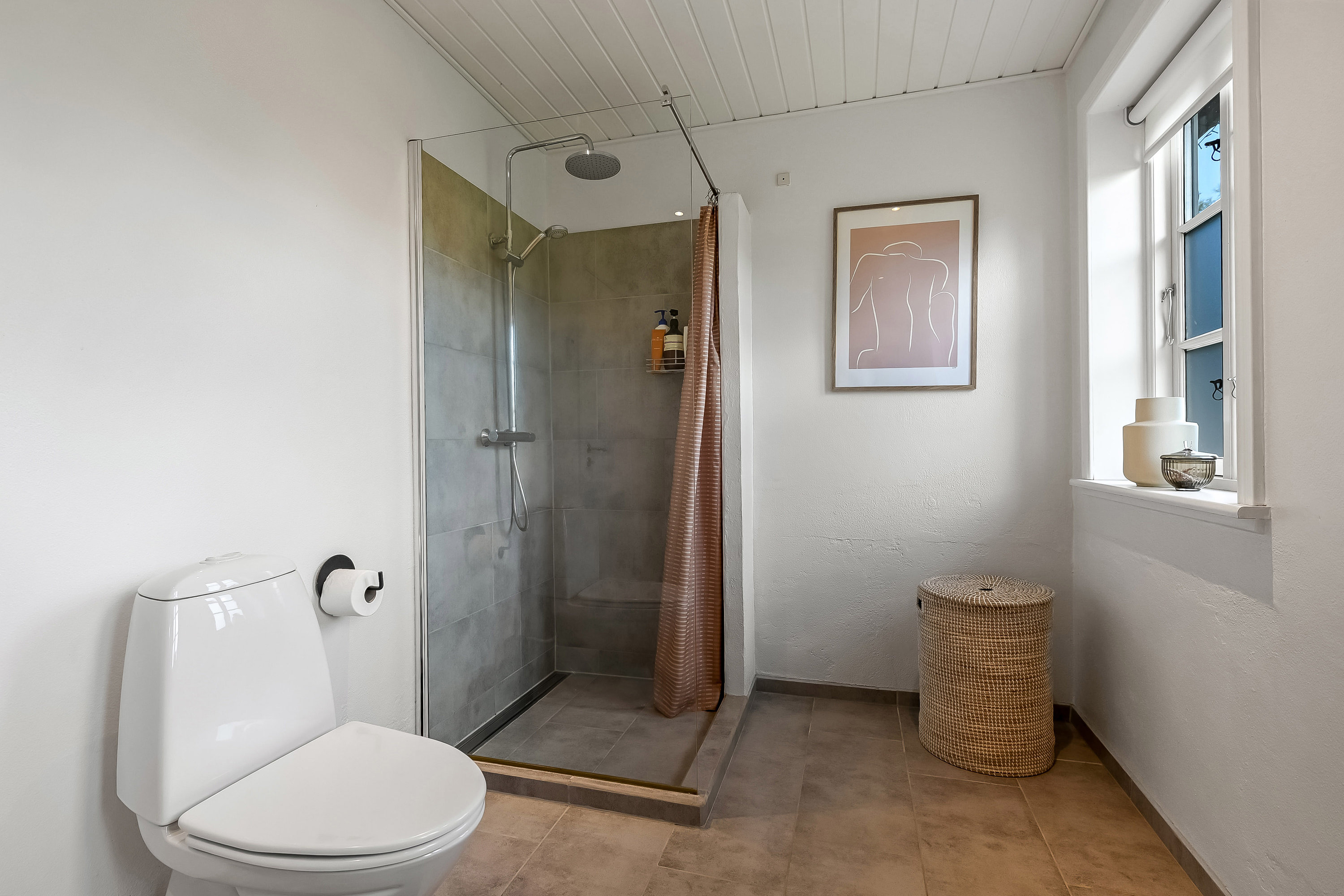 Fremhævet badeværelse billede i fuldskærmstilstand. Billede af Agergårdvej 10, Vejrum, 7600 Struer