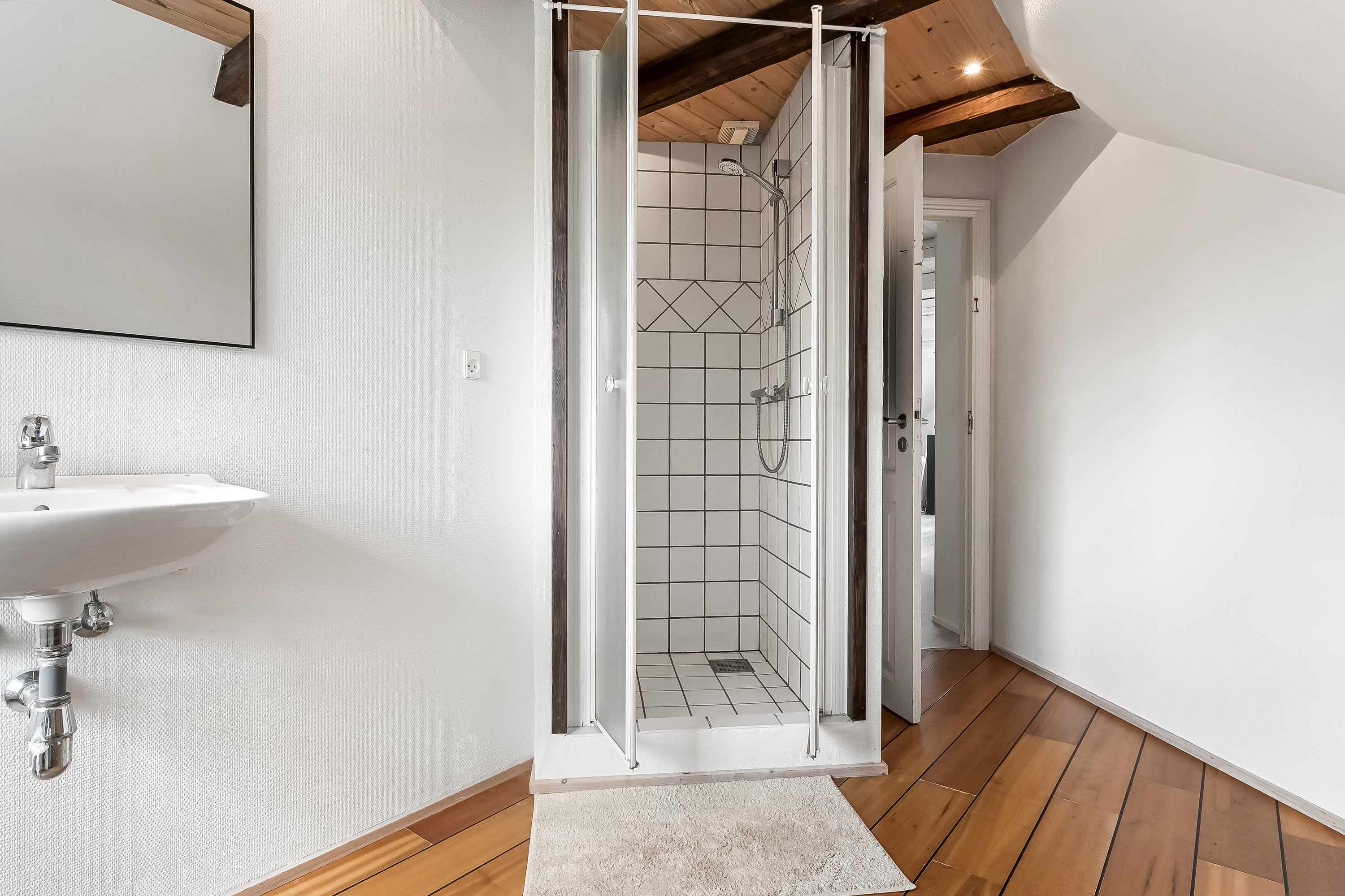 Fremhævet badeværelse billede i fuldskærmstilstand. Billede af Agergårdvej 10, Vejrum, 7600 Struer