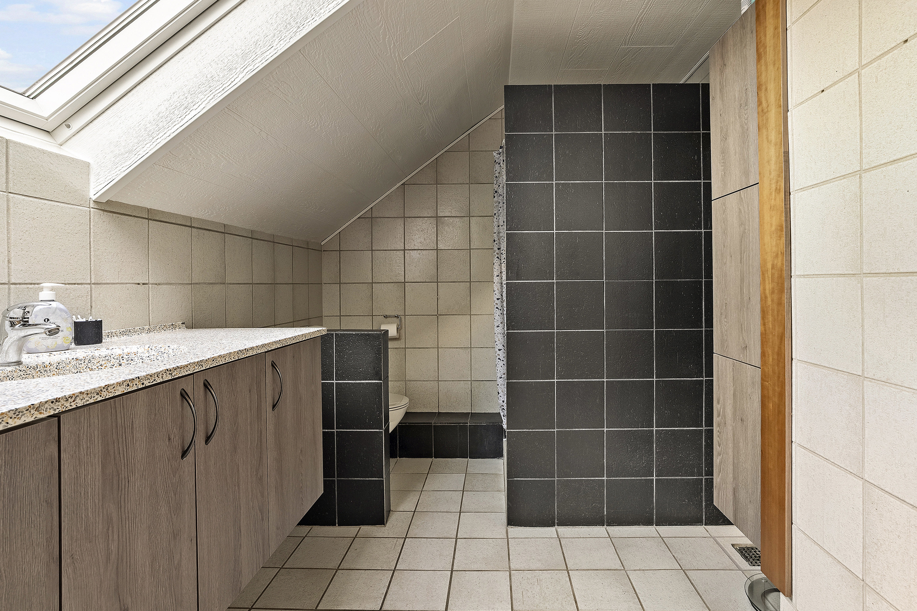 Fremhævet badeværelse billede i fuldskærmstilstand. Billede af Oensvej 17, 8700 Horsens