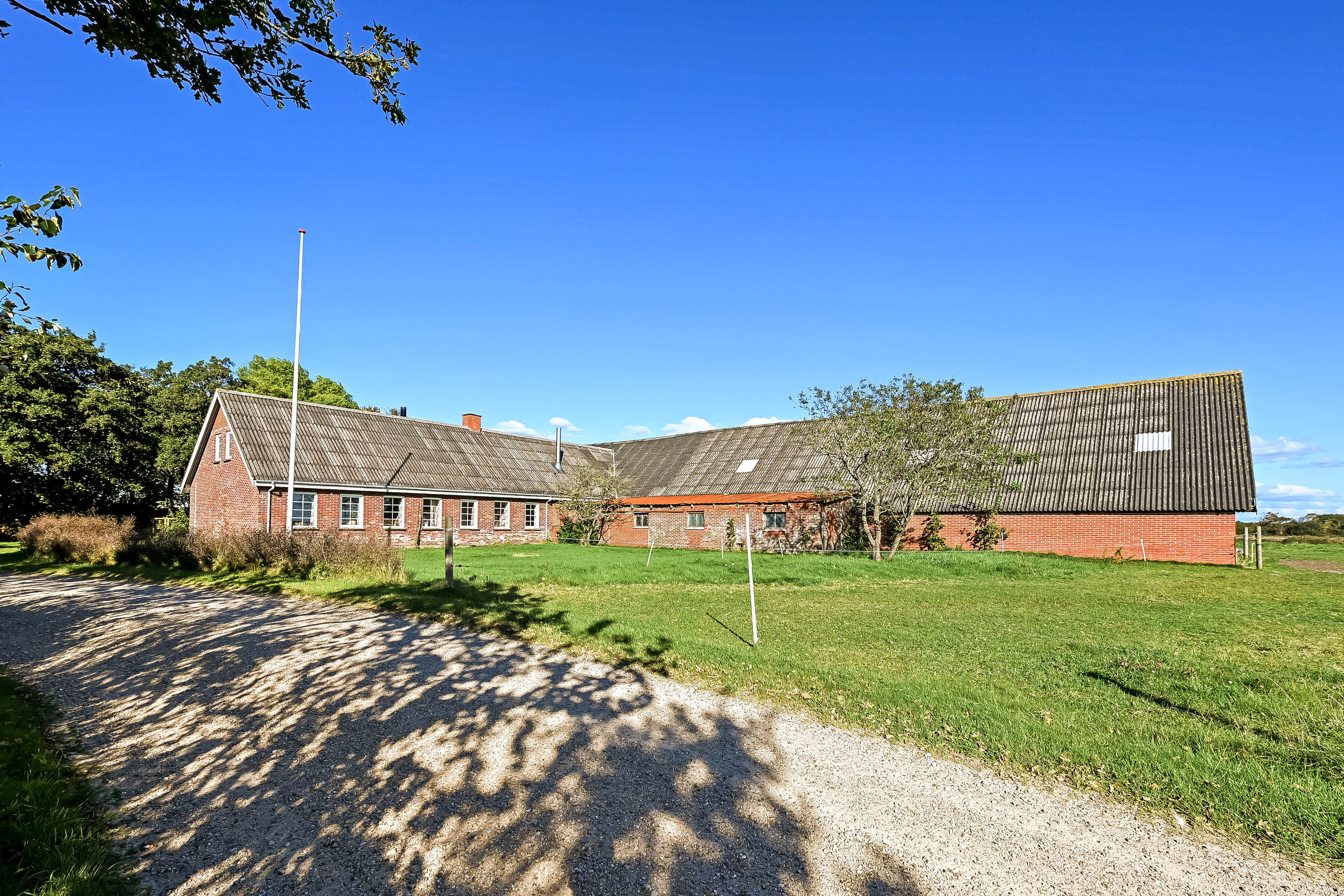 Fremhævet ejendommen billede i fuldskærmstilstand. Billede af Bækbyvej 7, Skalstrup, 7570 Vemb