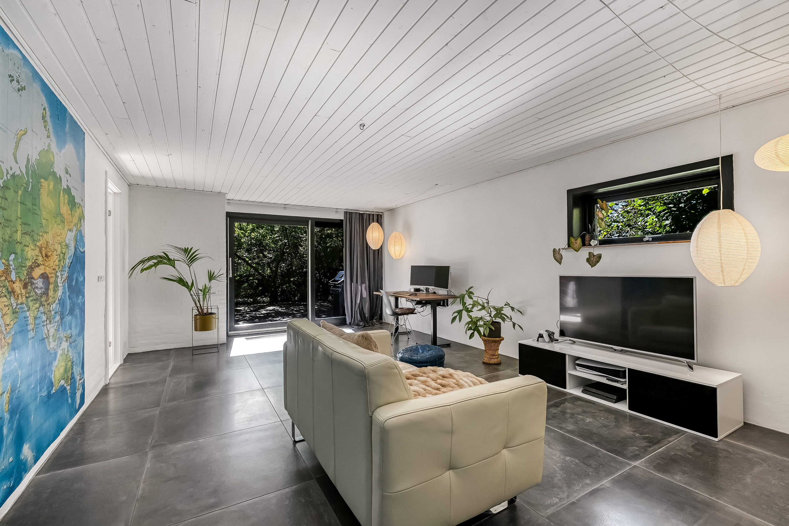 Fremhævet stue billede i fuldskærmstilstand. Billede af Gl Bremdalvej 2, 7600 Struer