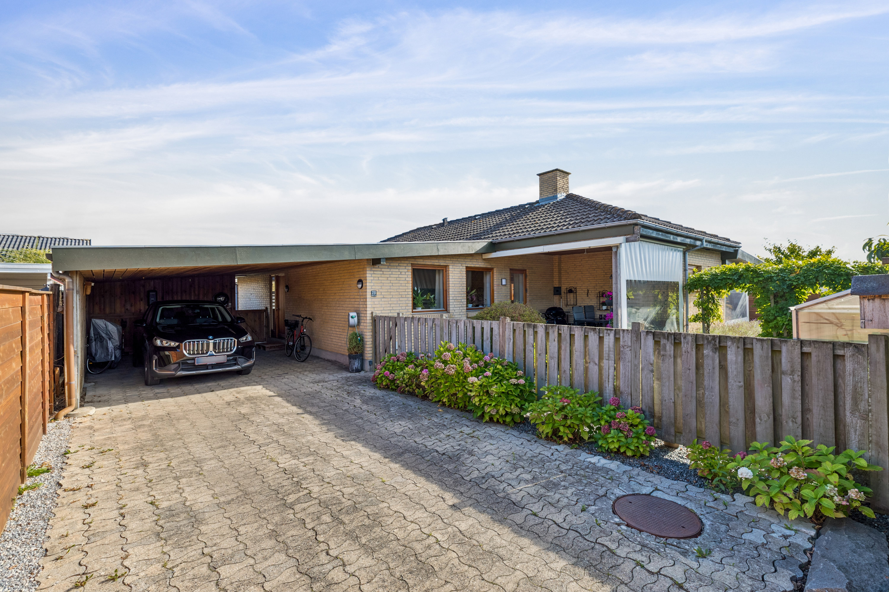 Fremhævet ejendom 1 billede i fuldskærmstilstand. Billede af Bredekærs Vænge 211, 2635 Ishøj