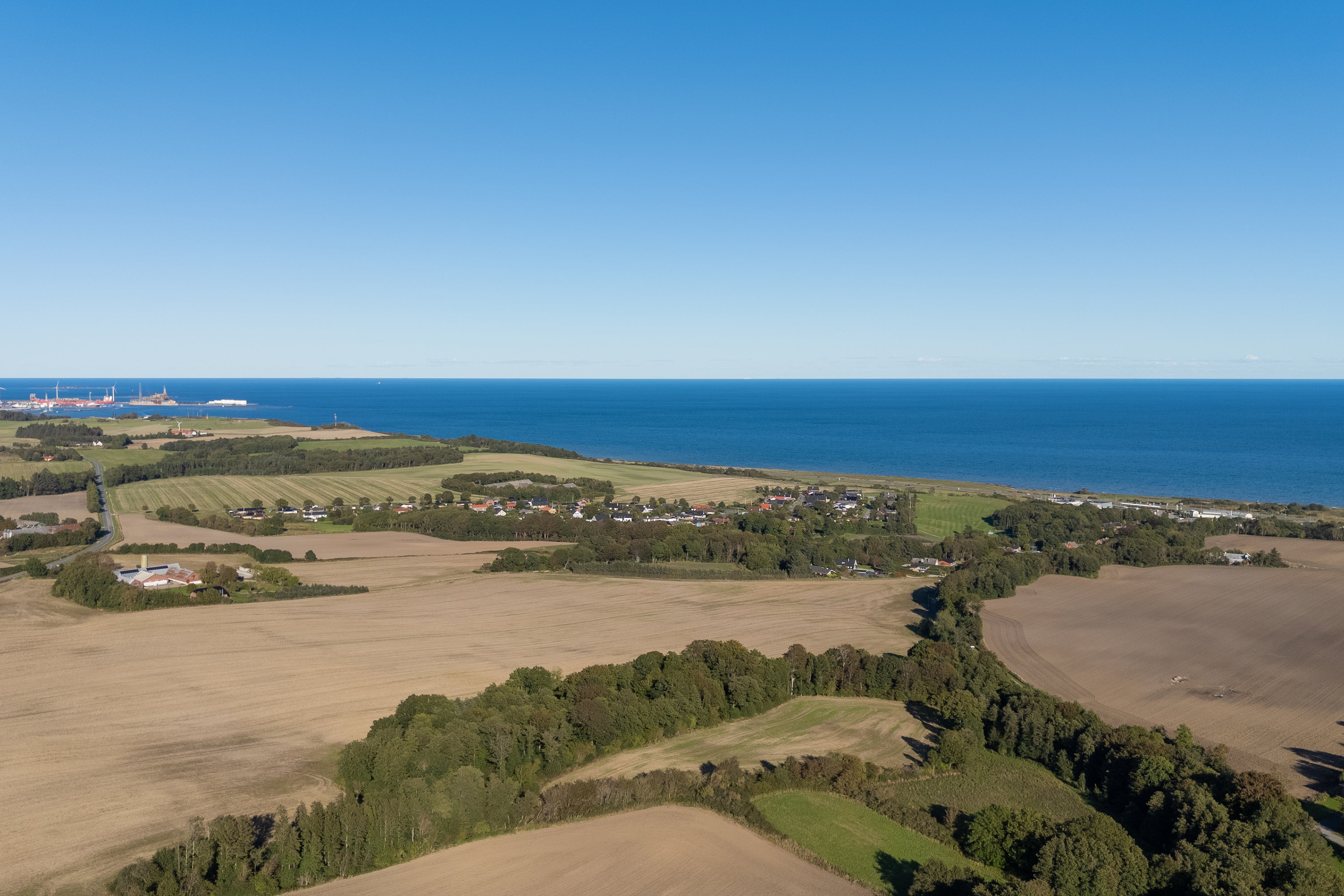 Fremhævet luftfoto billede i fuldskærmstilstand. Billede af Nøddevænget 12, Haldbjerg, 9900 Frederikshavn