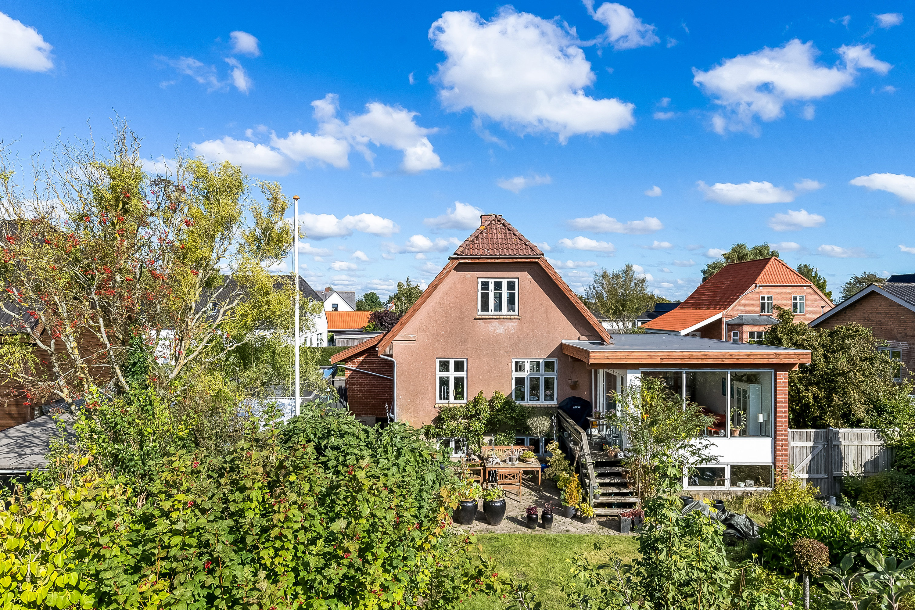 Fremhævet mastefoto billede i fuldskærmstilstand. Billede af Hostrupsvej 10, 6000 Kolding