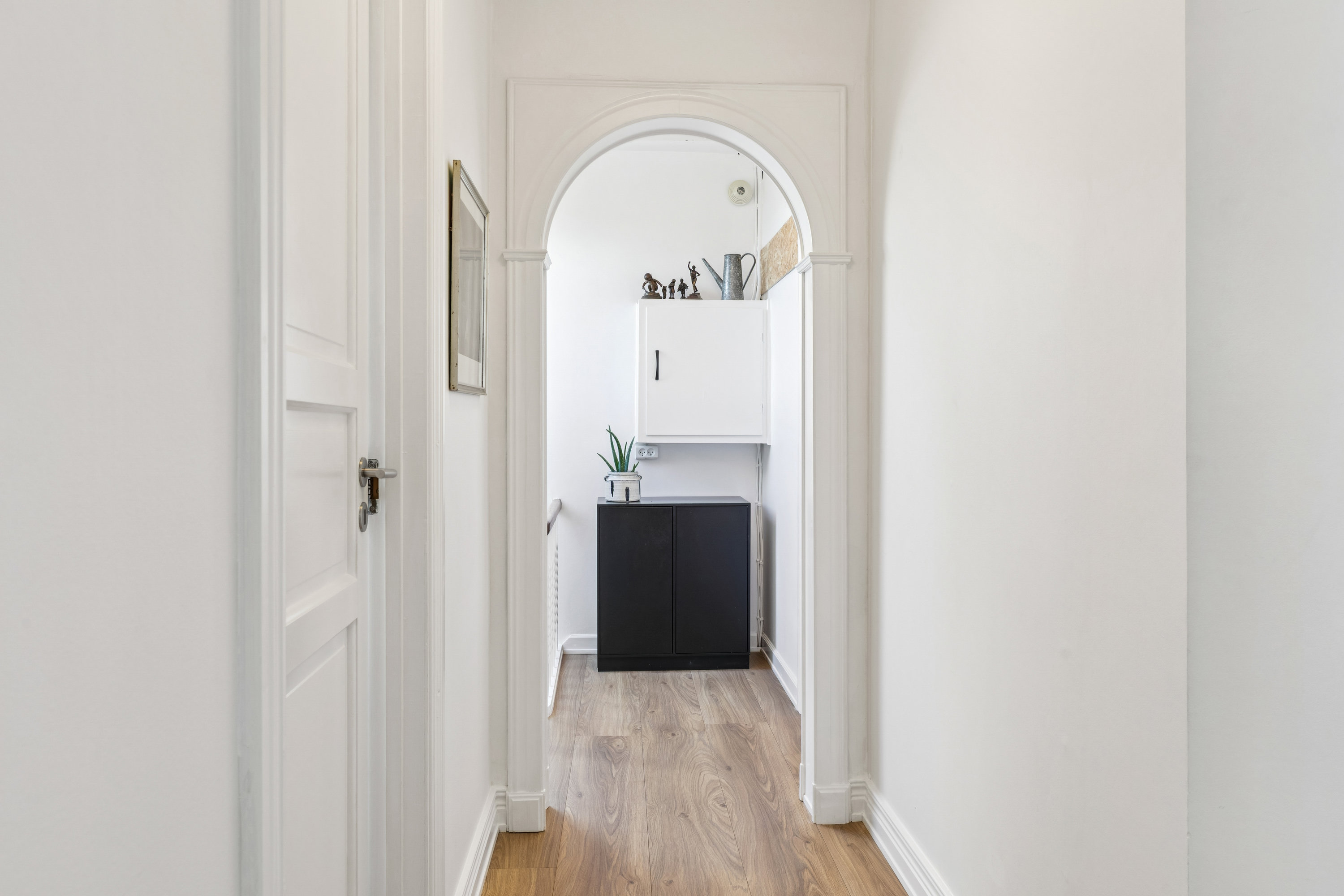 Fremhævet gang billede i fuldskærmstilstand. Billede af Østerparken 28, 2630 Taastrup