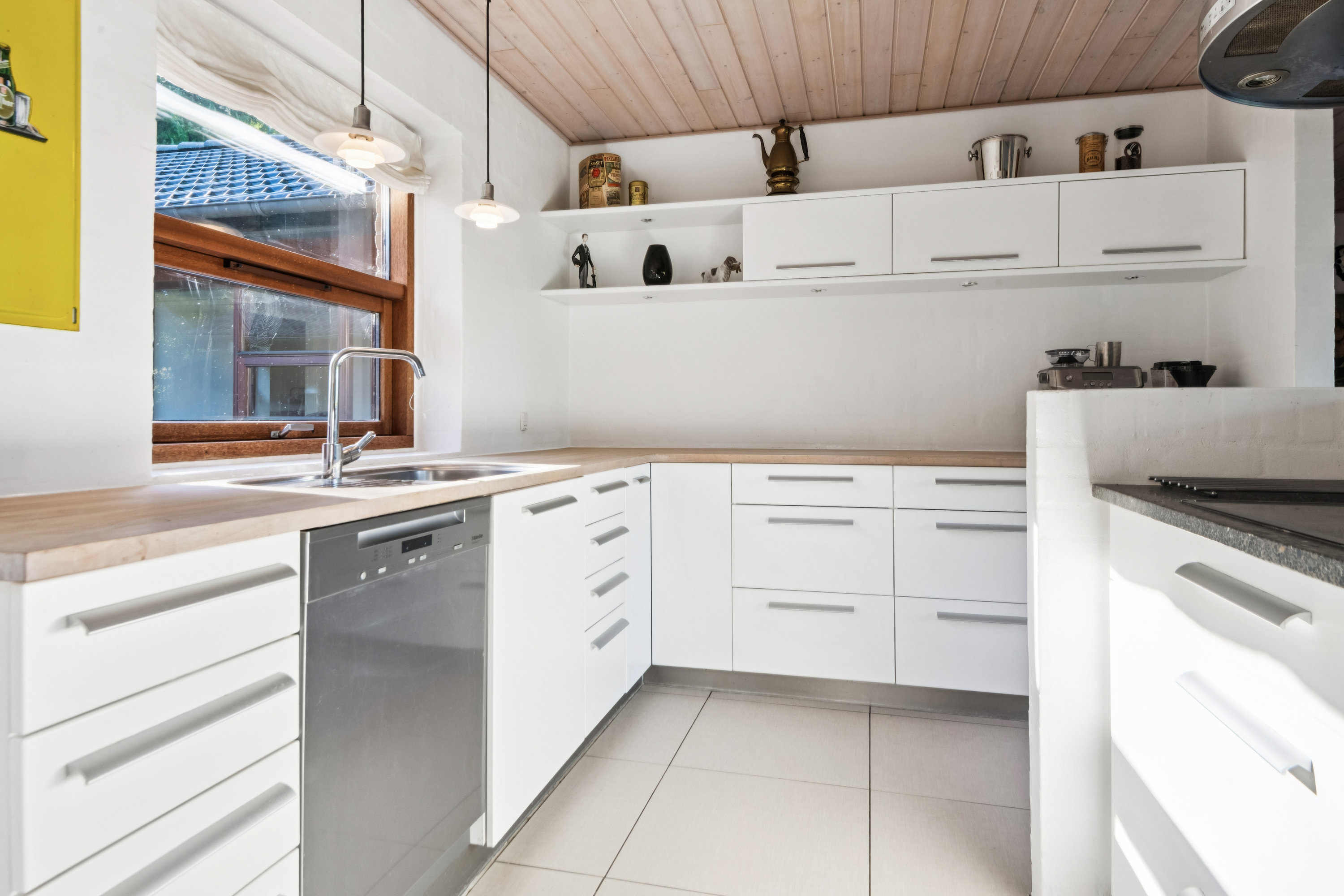 Fremhævet køkken billede i fuldskærmstilstand. Billede af Skodshøj 39, Guldbæk, 9530 Støvring